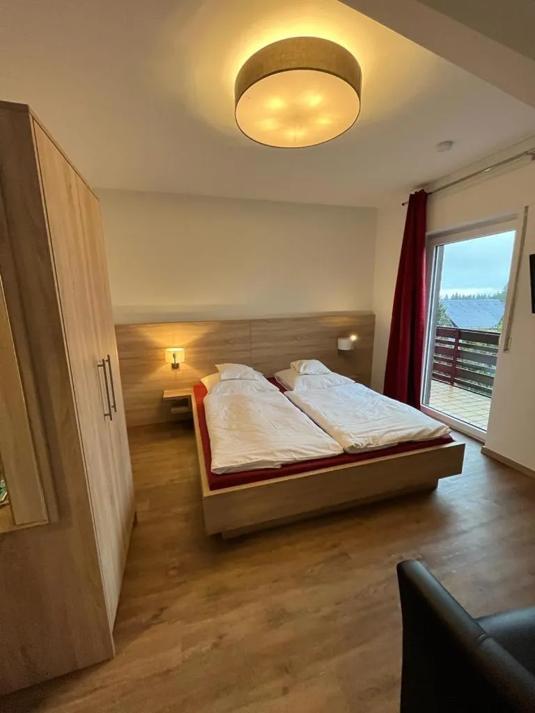 Photo of the whole room, Bed in Hotel Clemens