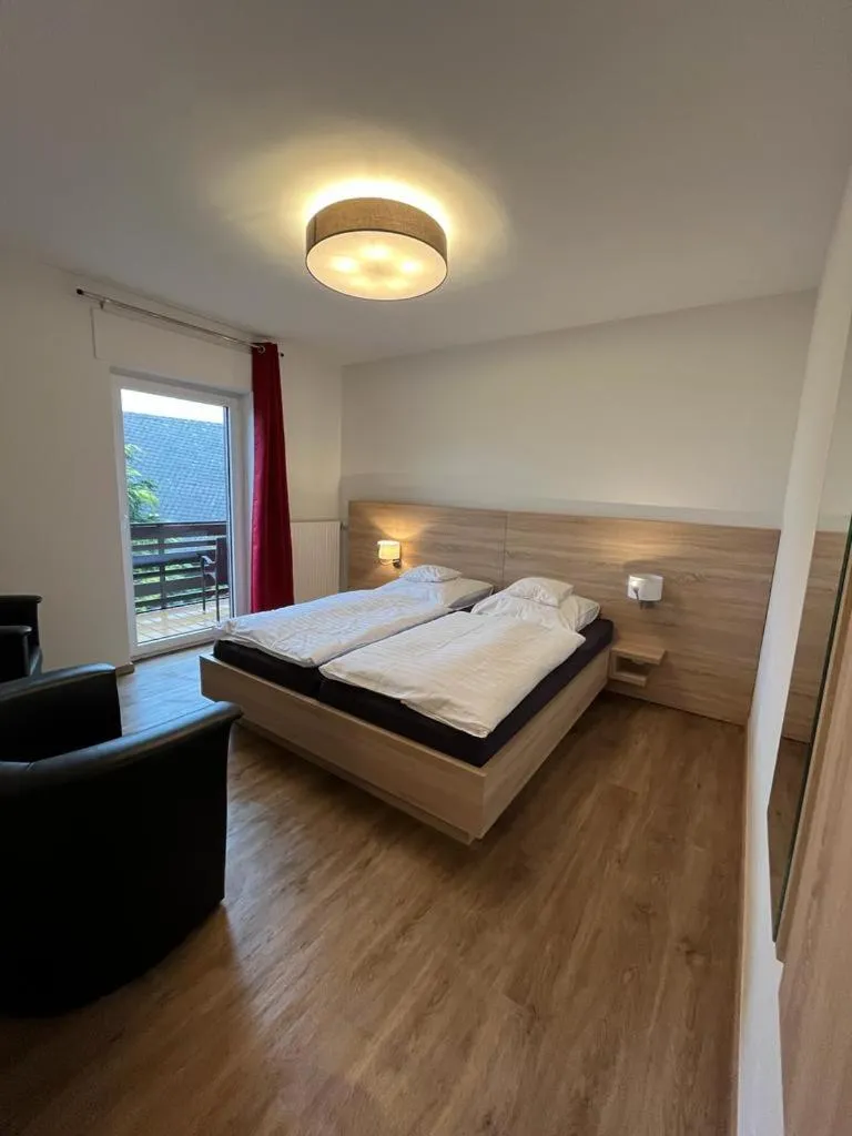 Photo of the whole room, Bed in Hotel Clemens