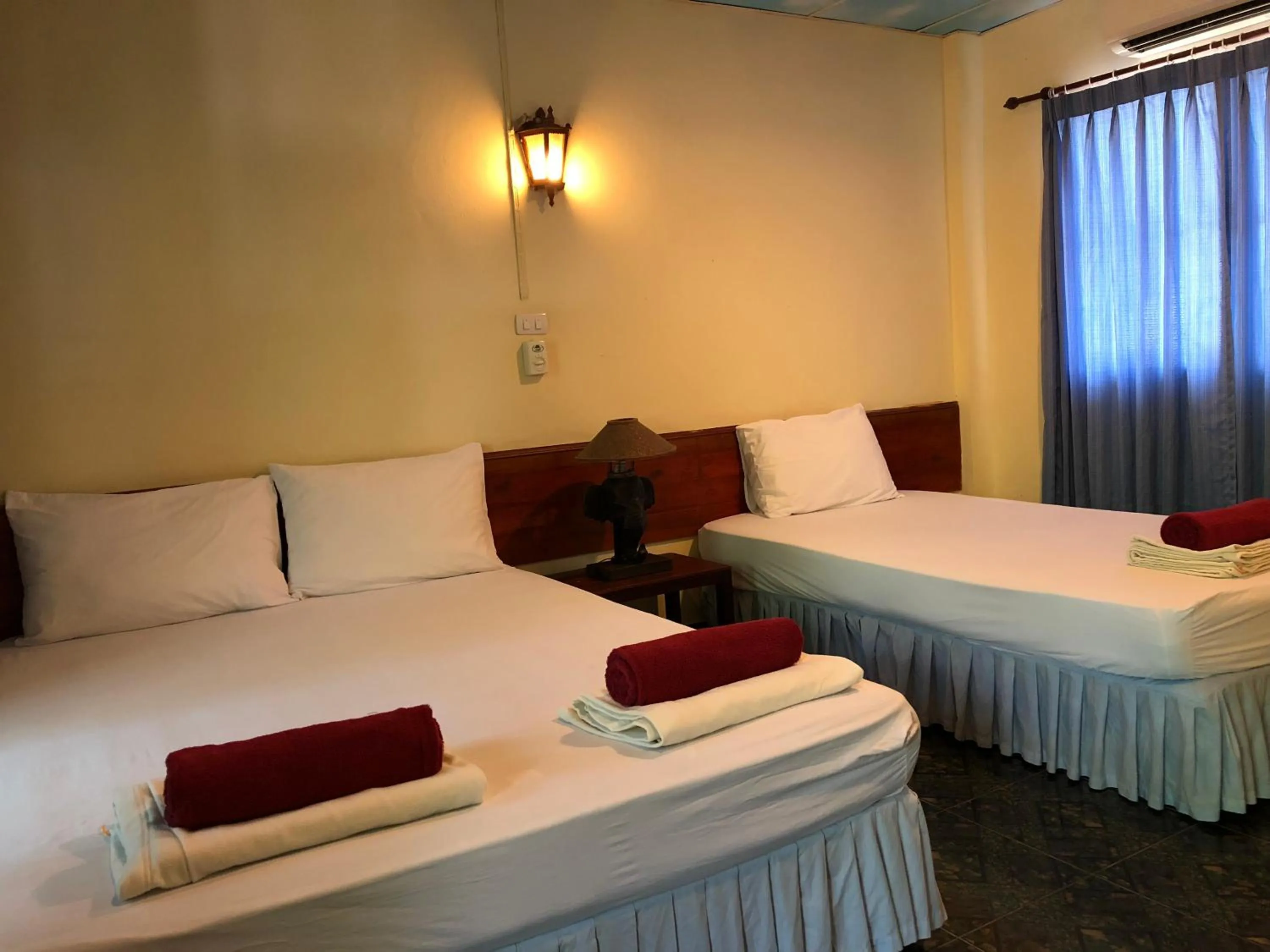 Bed in Koh Tao Tropicana Resort