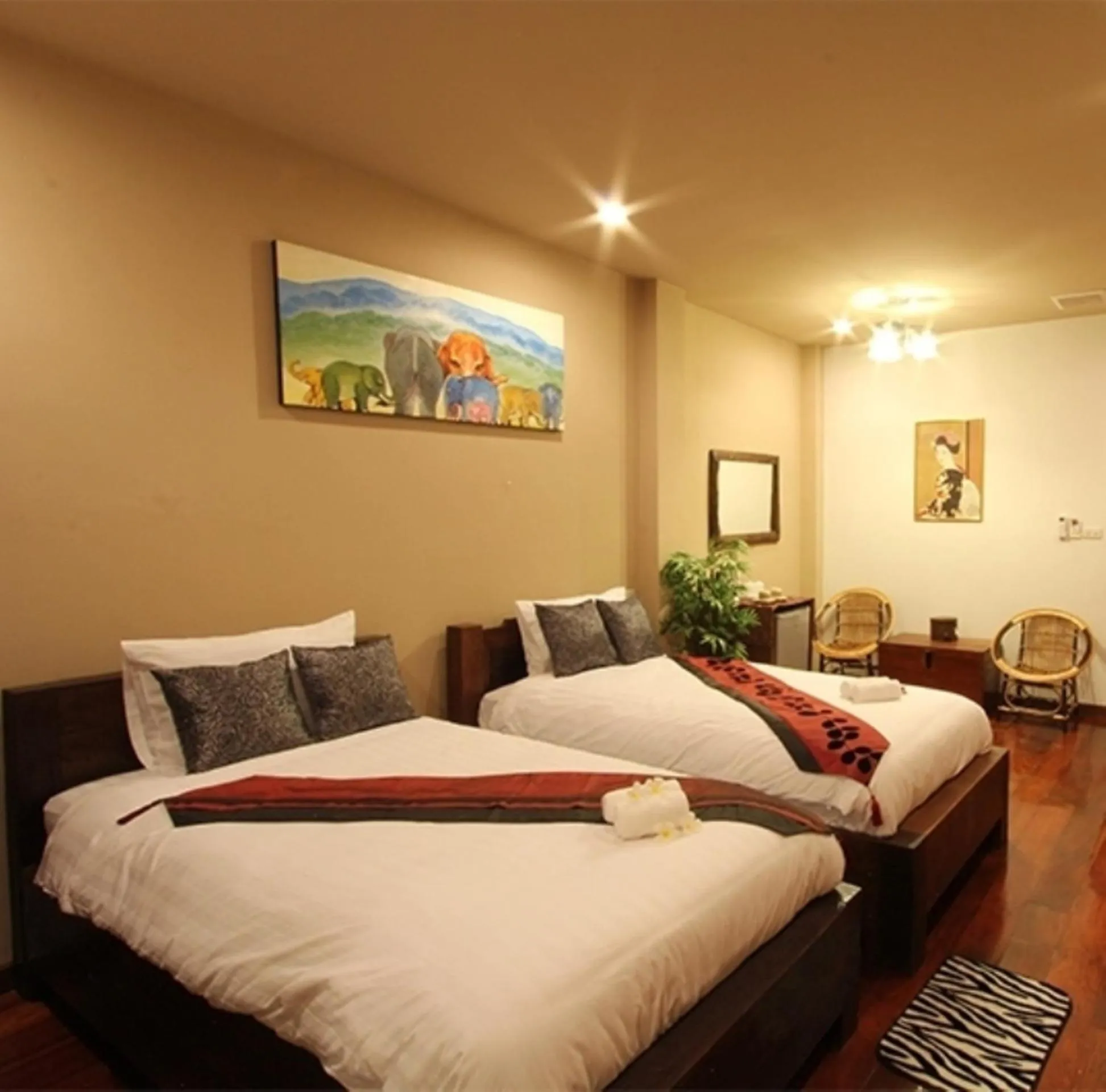 Photo of the whole room, Bed in Thongran's House