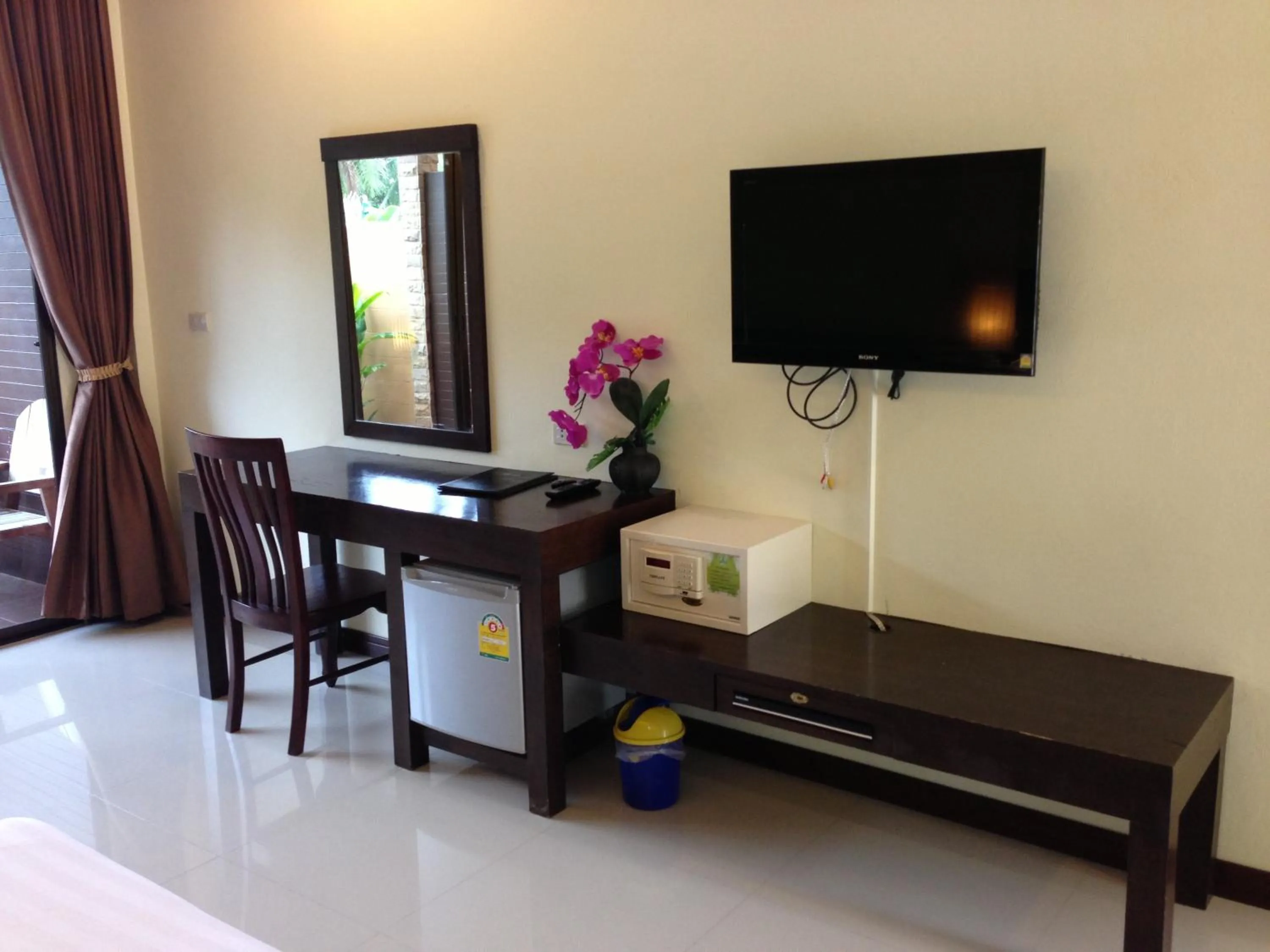 TV and multimedia in Palm Sweet Resort