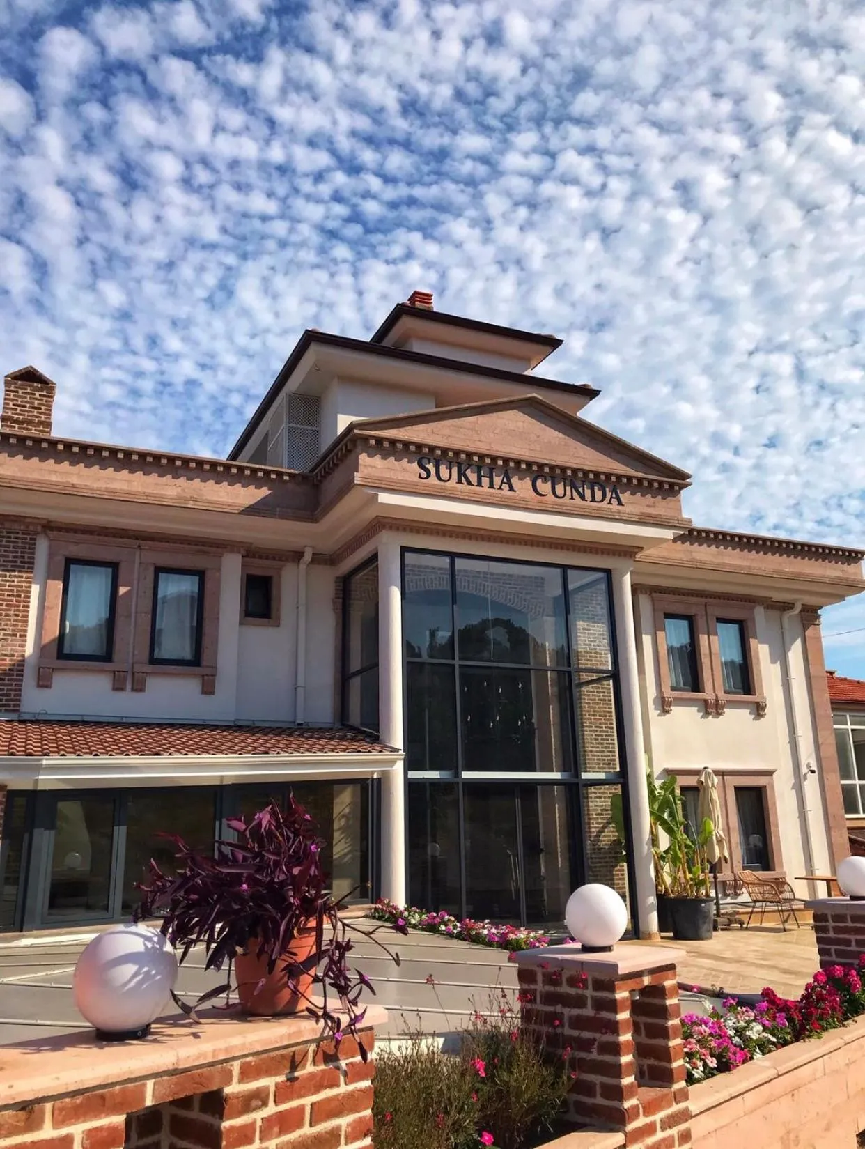 Facade/entrance in Sukha Cunda Otel