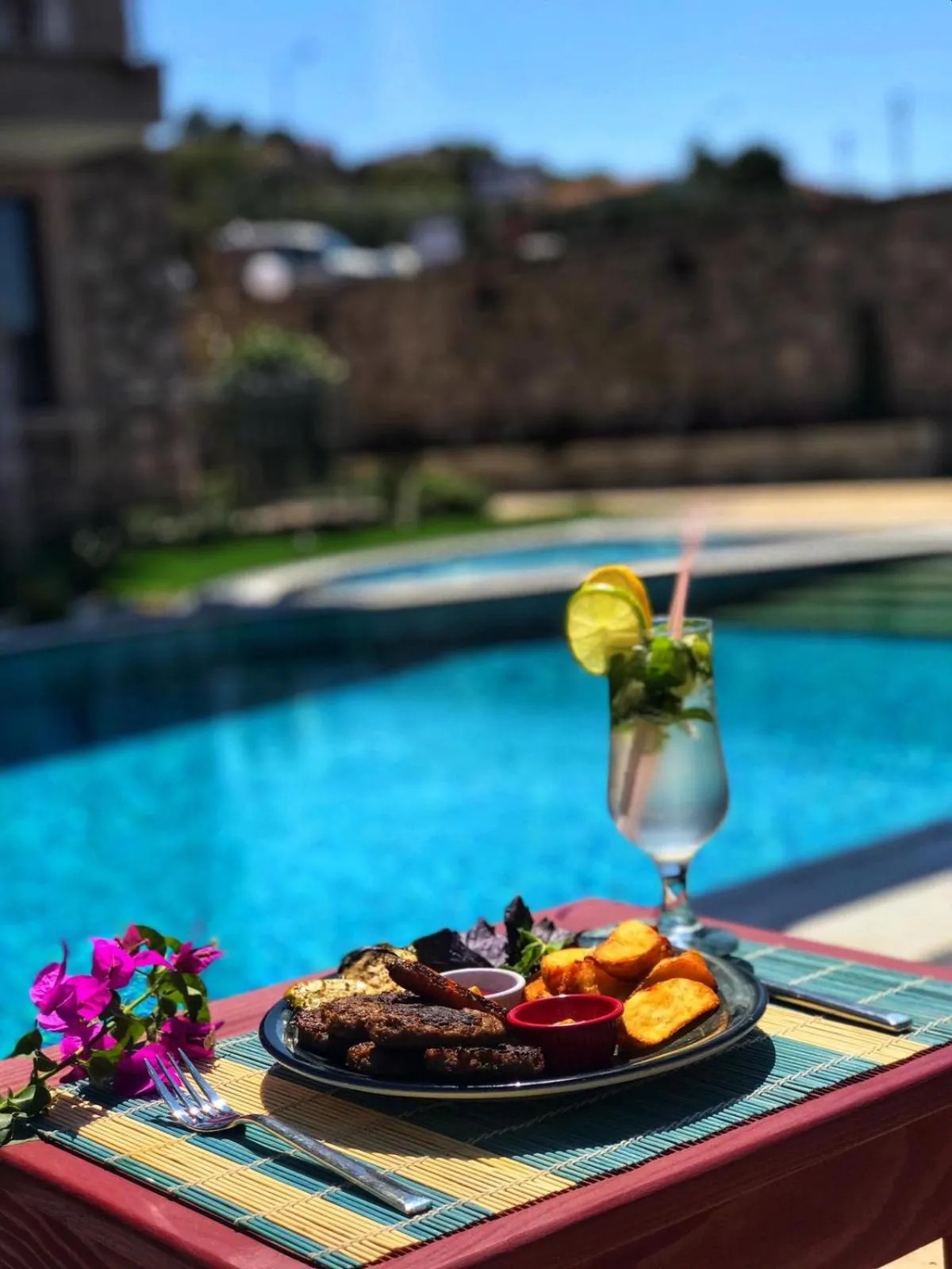 Restaurant/places to eat in Sukha Cunda Otel