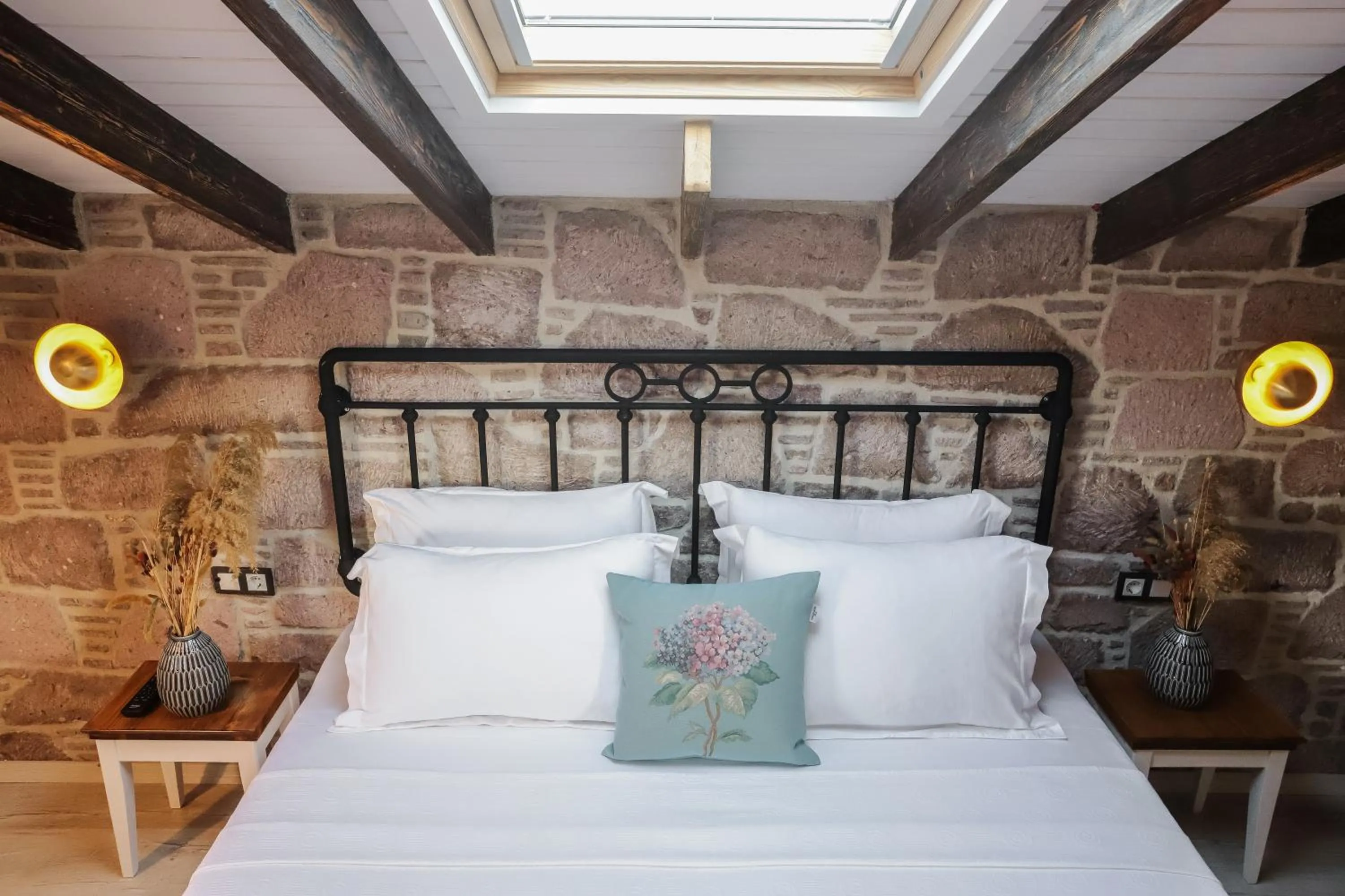 Bed in Sukha Cunda Otel