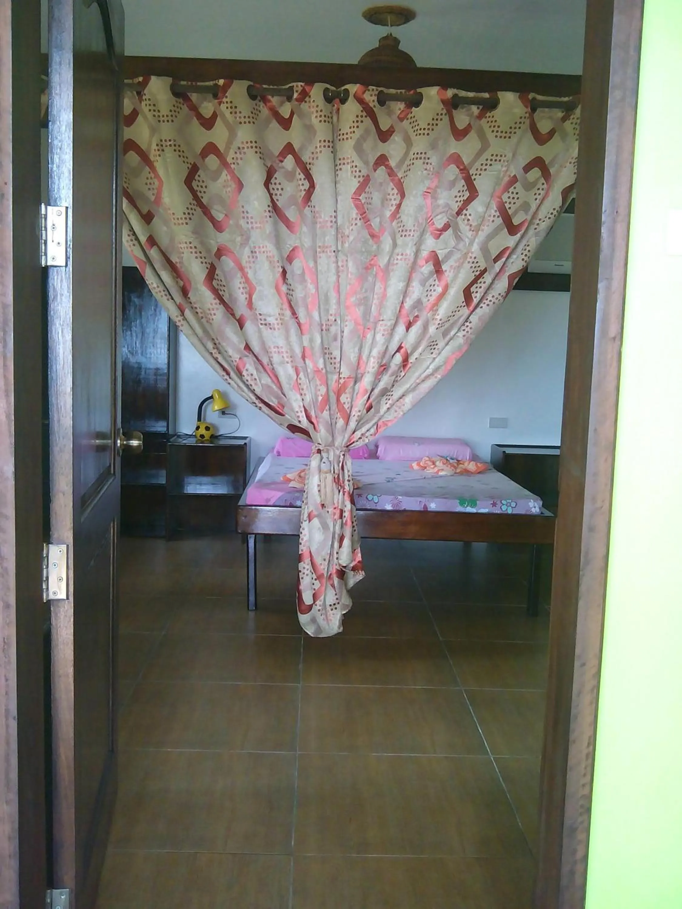 Bed in Eddie`s Beach Resort Siargao