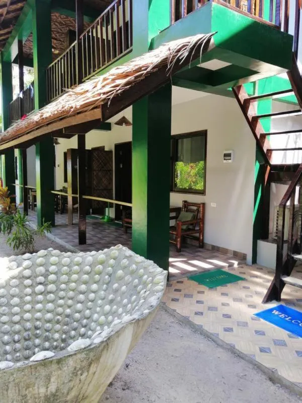 Eddie`s Beach Resort Siargao