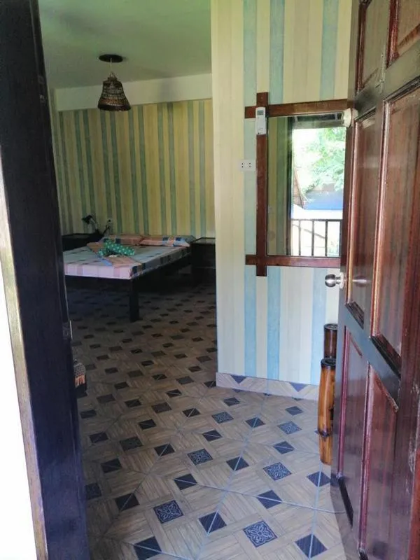 Bed in Eddie`s Beach Resort Siargao