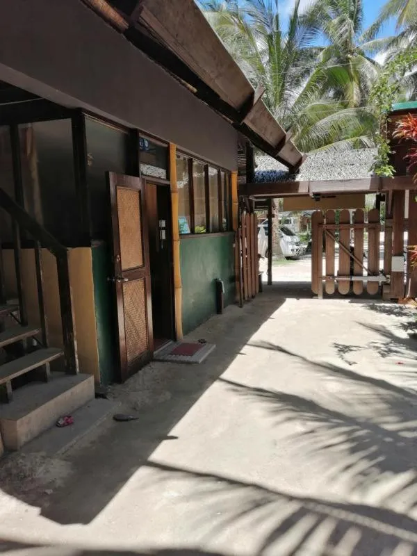 Eddie`s Beach Resort Siargao