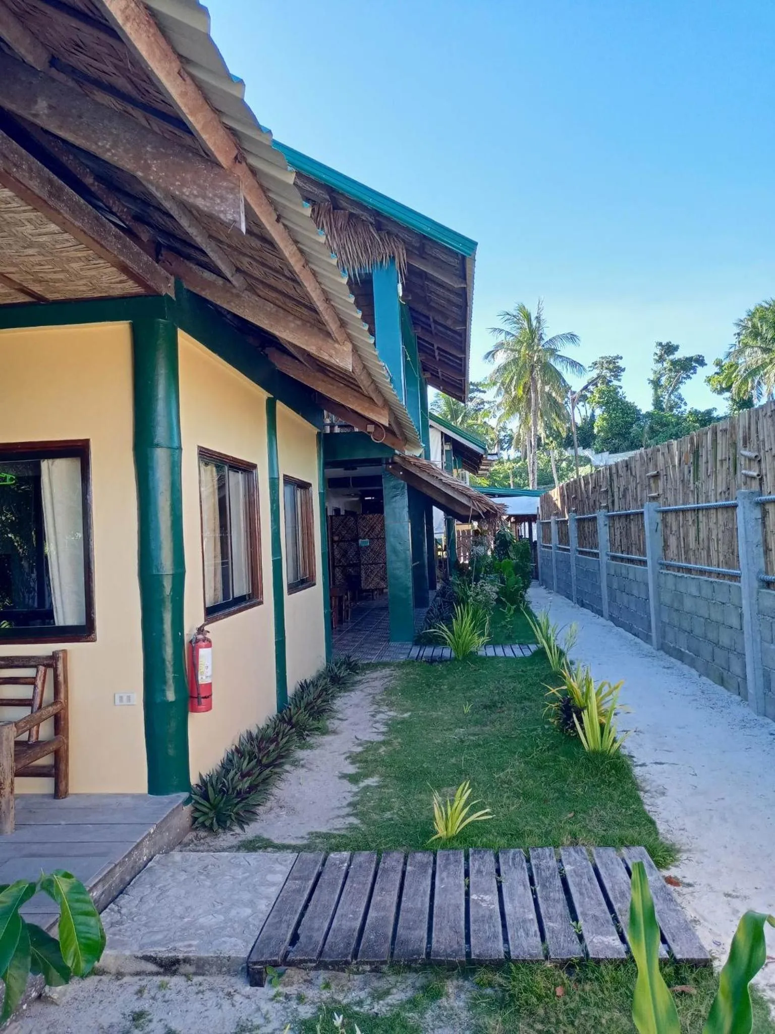 Eddie`s Beach Resort Siargao