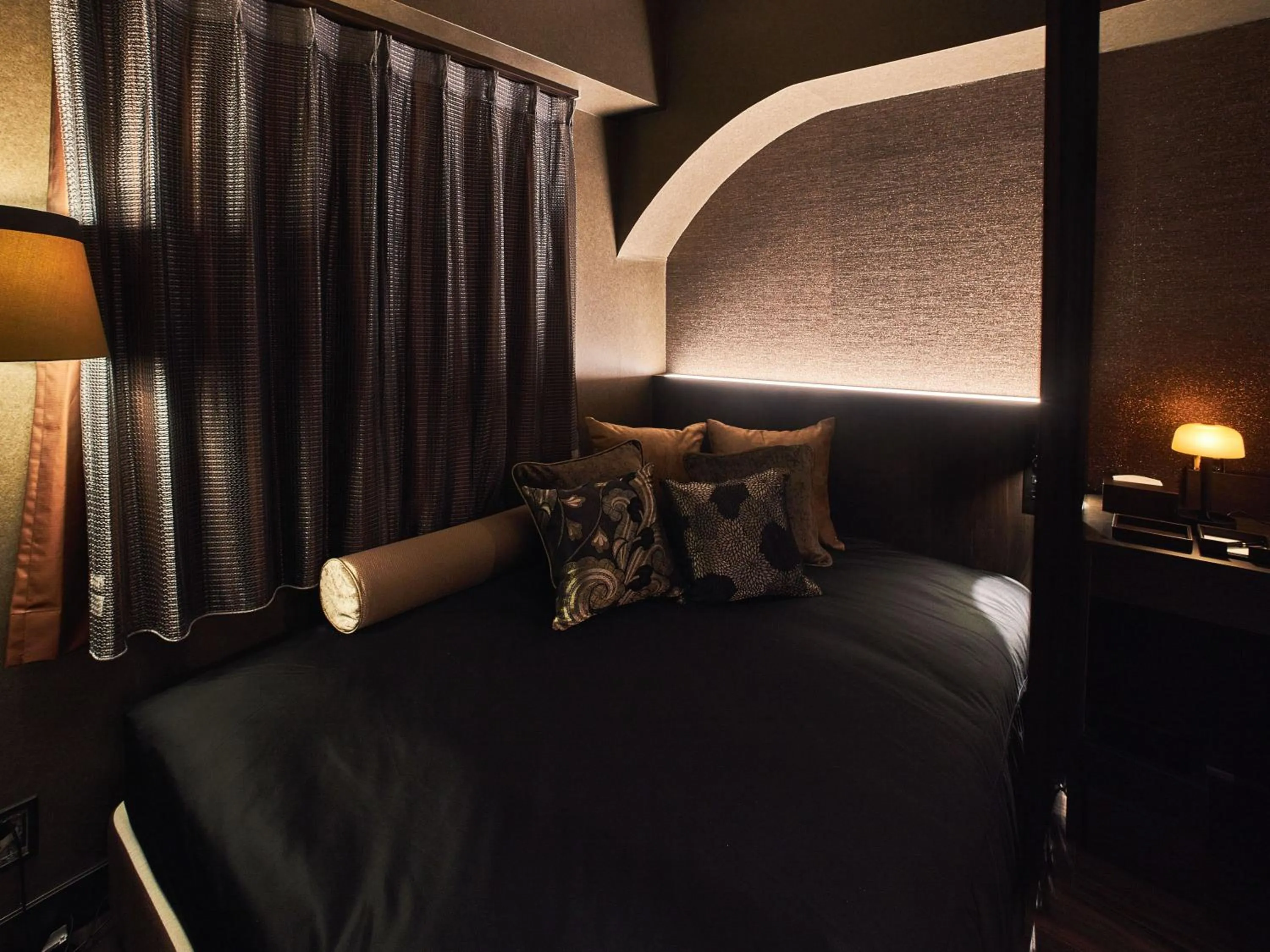 Bedroom, Bed in Roppongi Hotel S