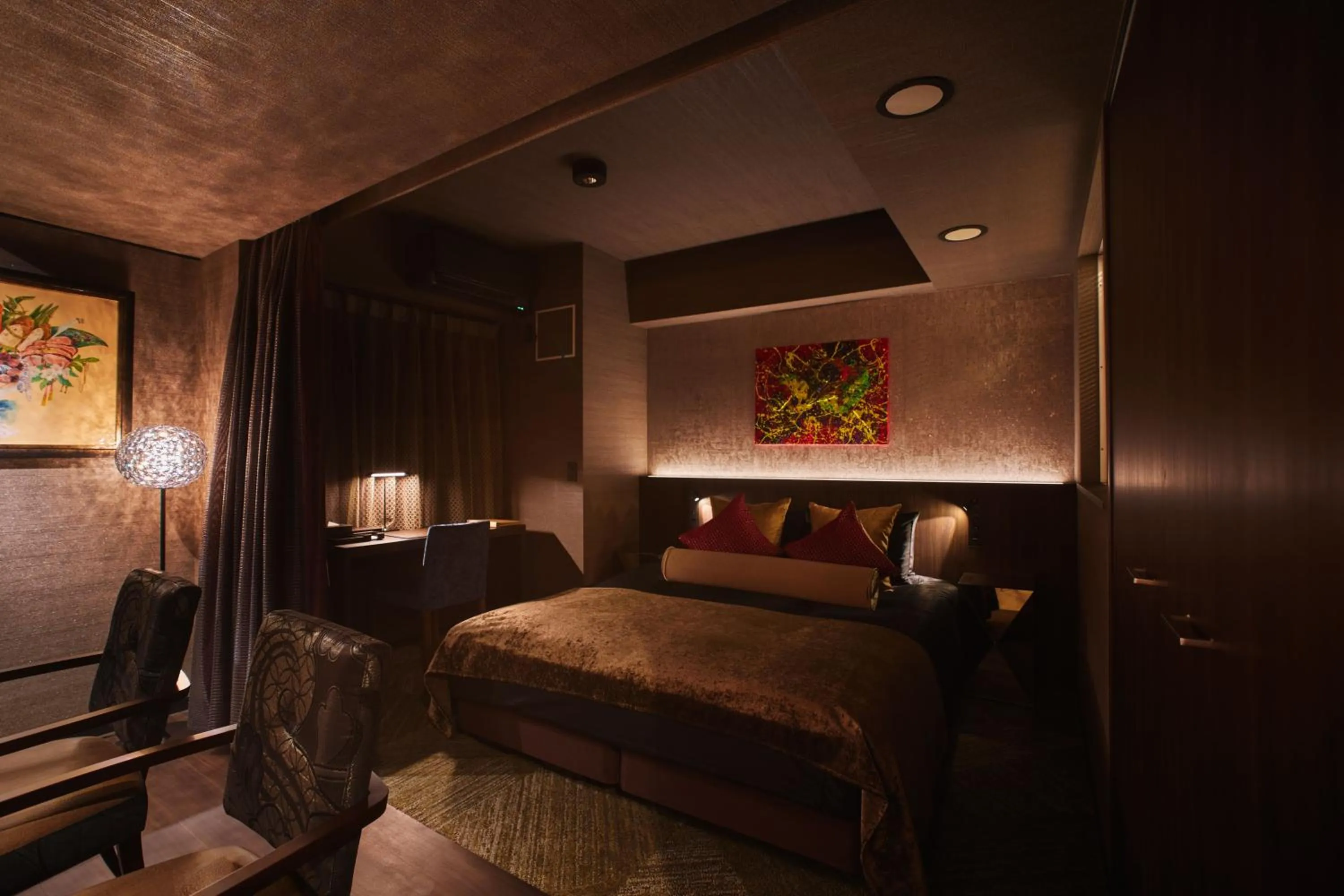 Photo of the whole room, Bed in Roppongi Hotel S