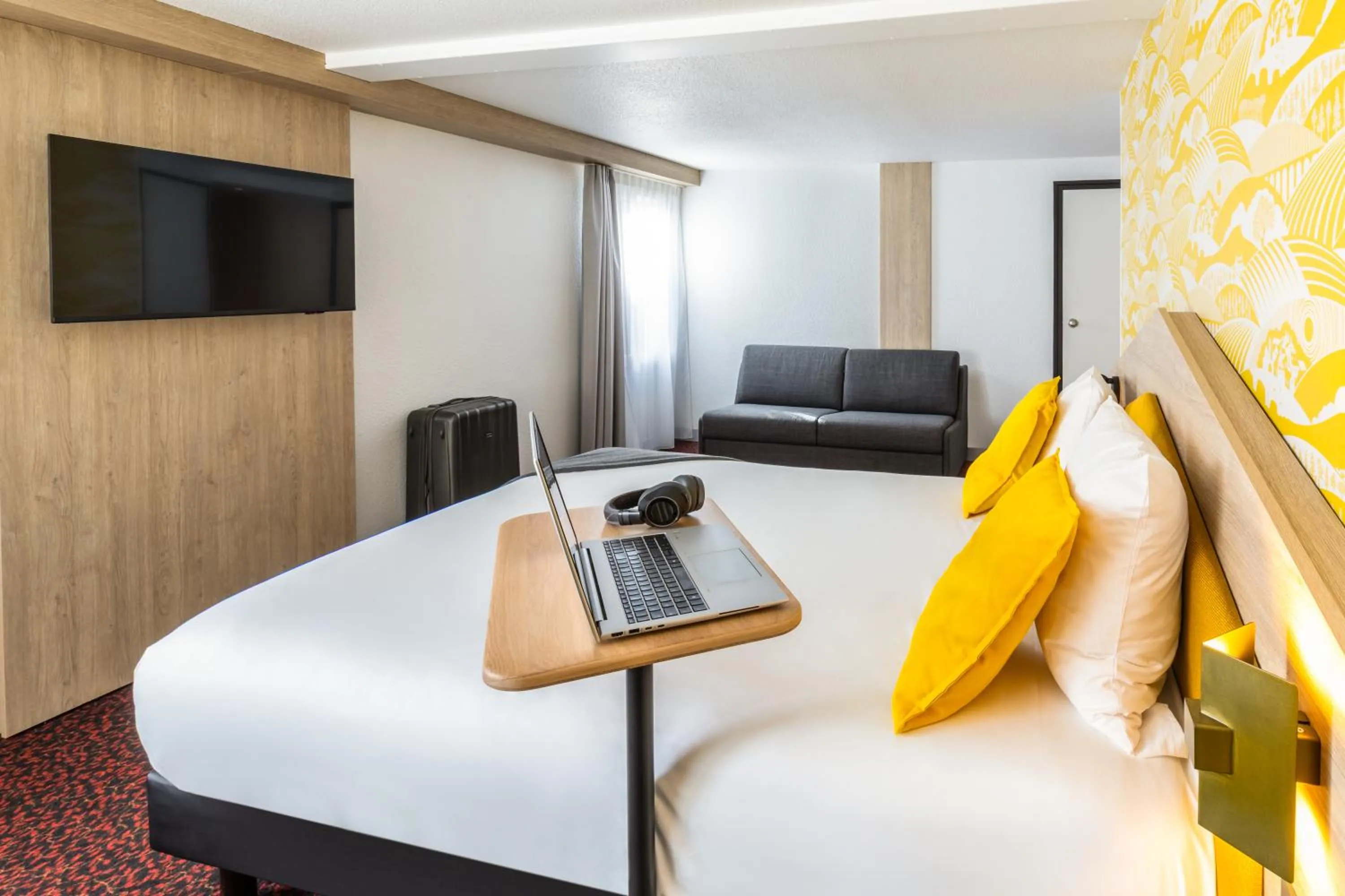 Property building, Bed in ibis Styles Chartres Sud Barjouville