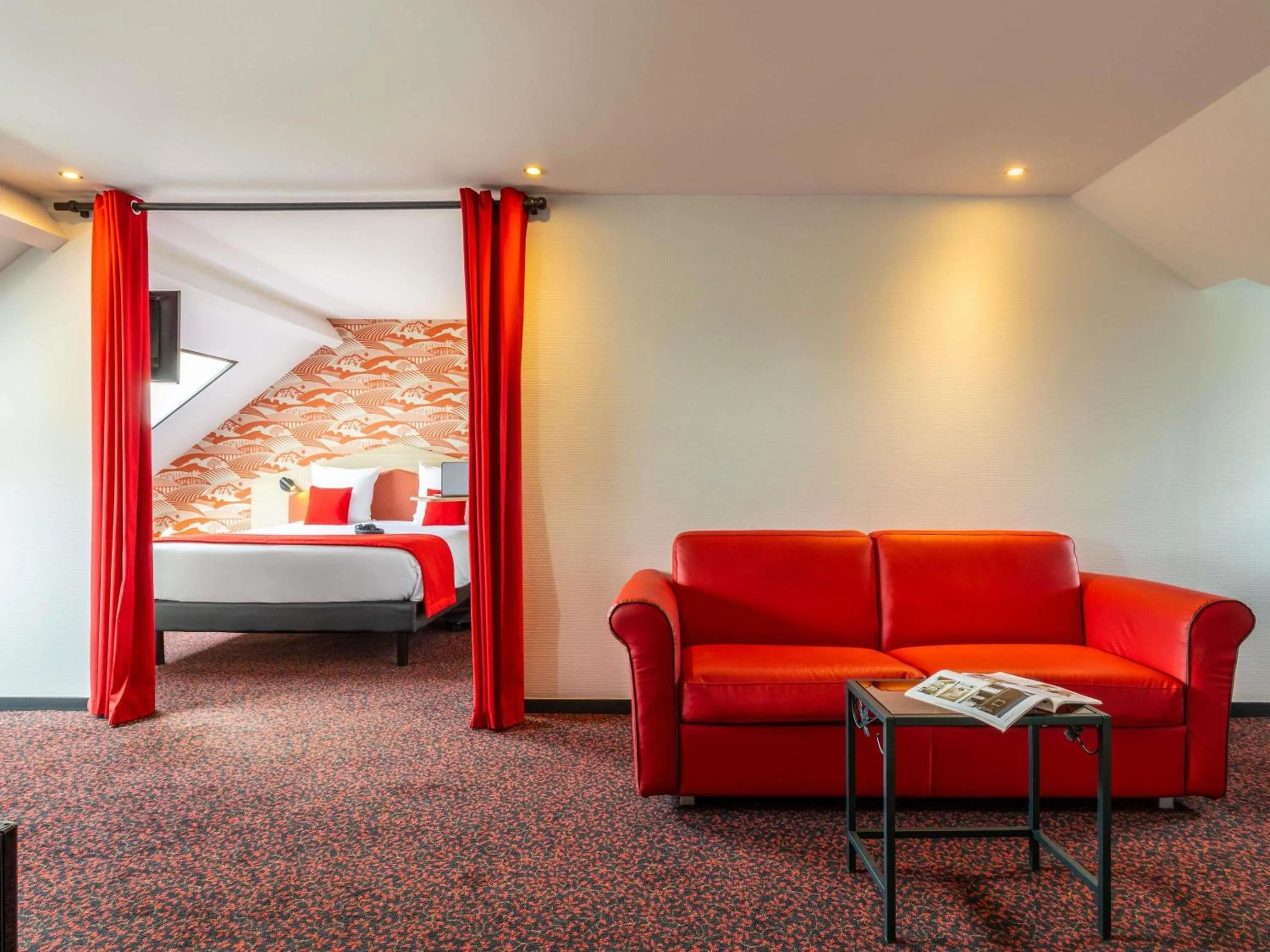 Bedroom, Bed in ibis Styles Chartres Sud Barjouville