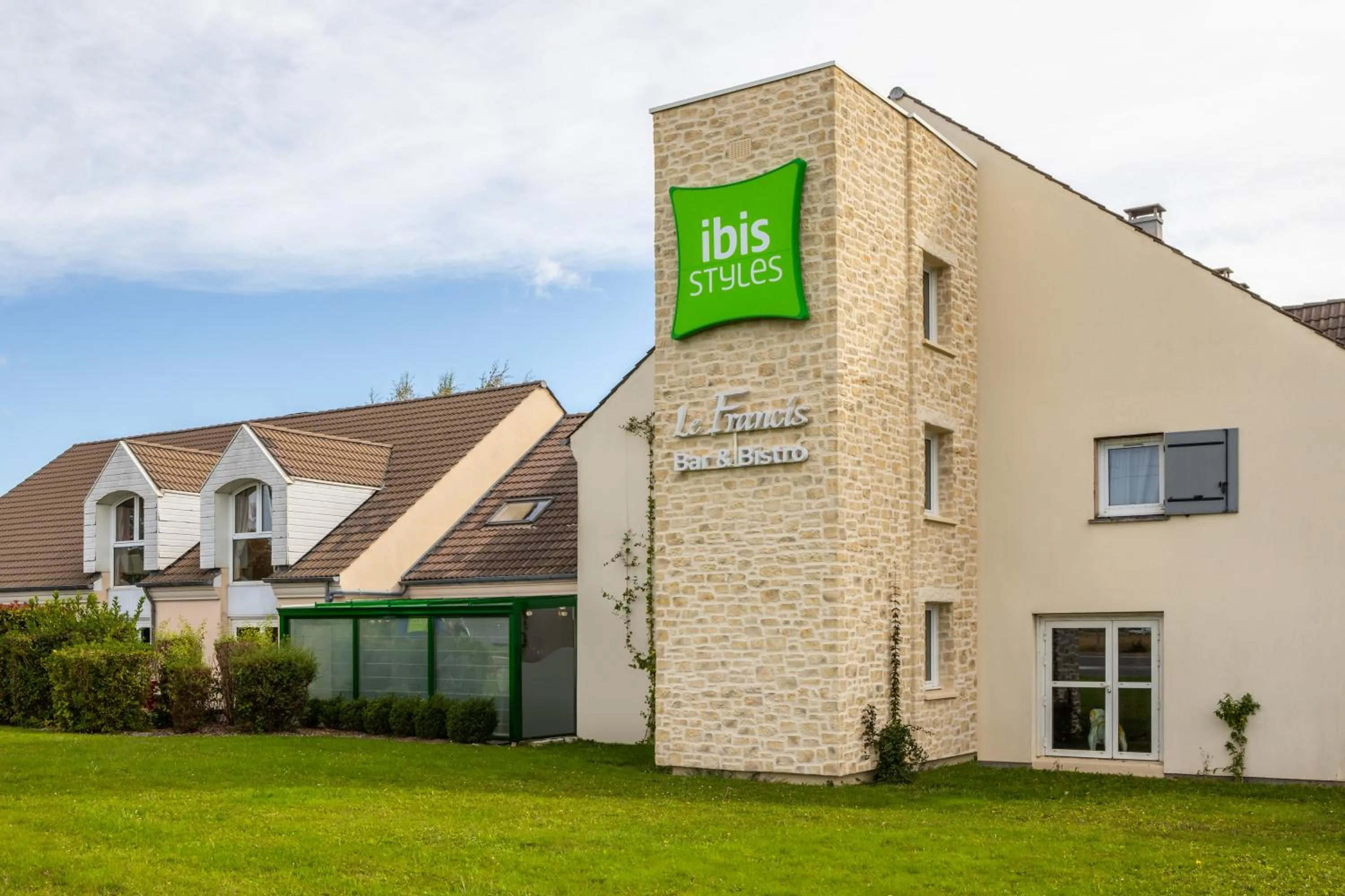 Property building in ibis Styles Chartres Sud Barjouville