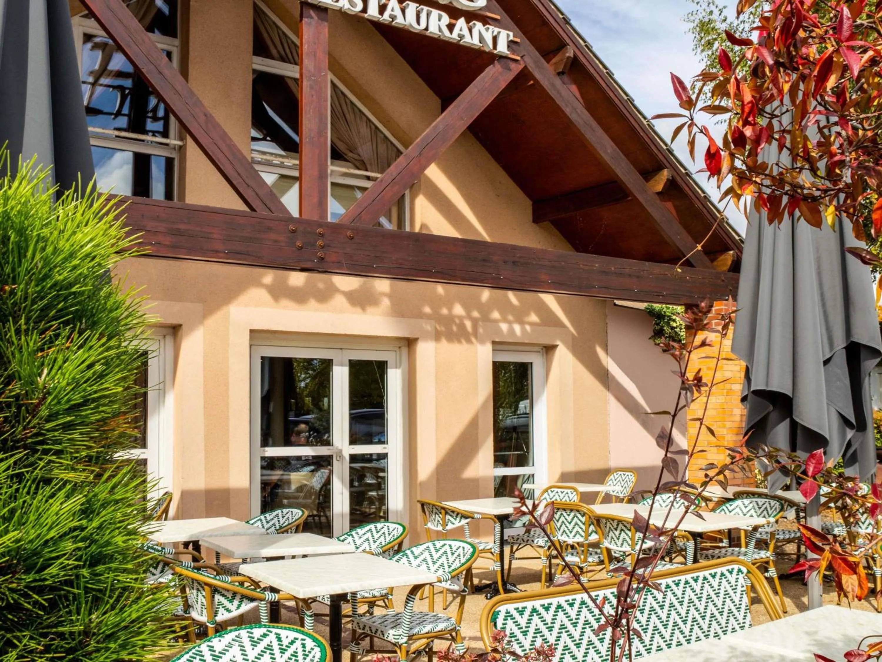 Property building in ibis Styles Chartres Sud Barjouville