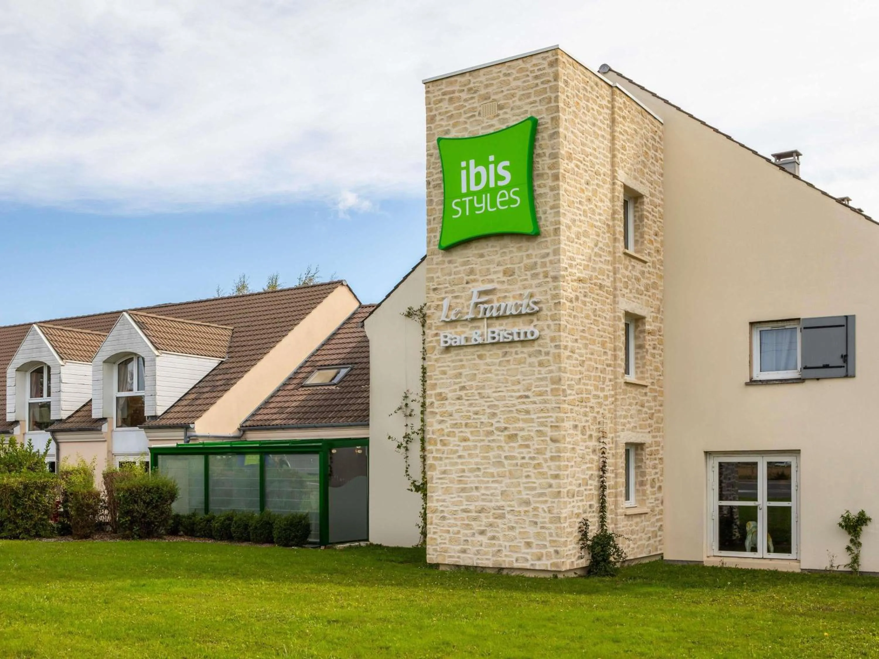 Property building in ibis Styles Chartres Sud Barjouville