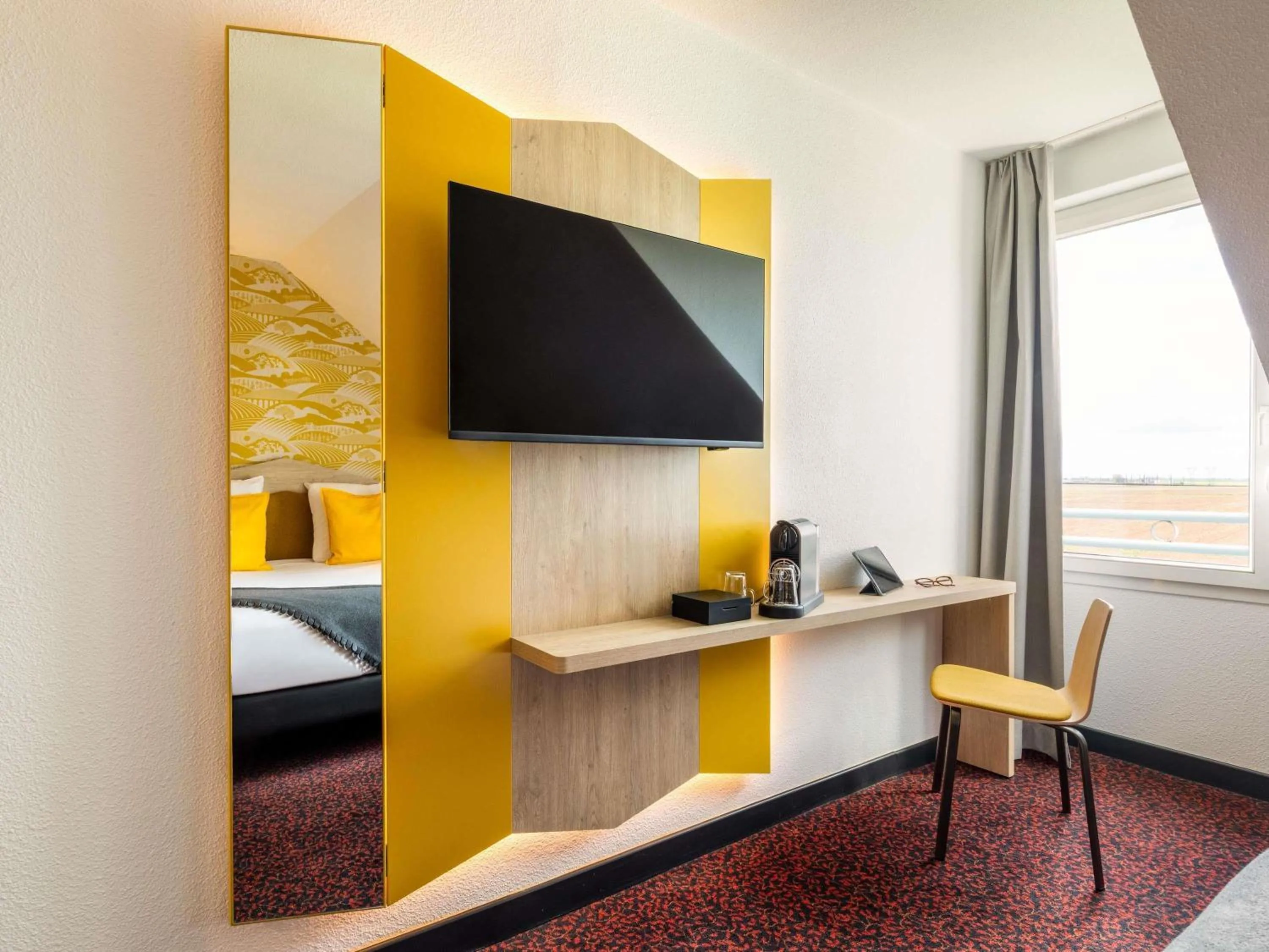 Bedroom, Bed in ibis Styles Chartres Sud Barjouville
