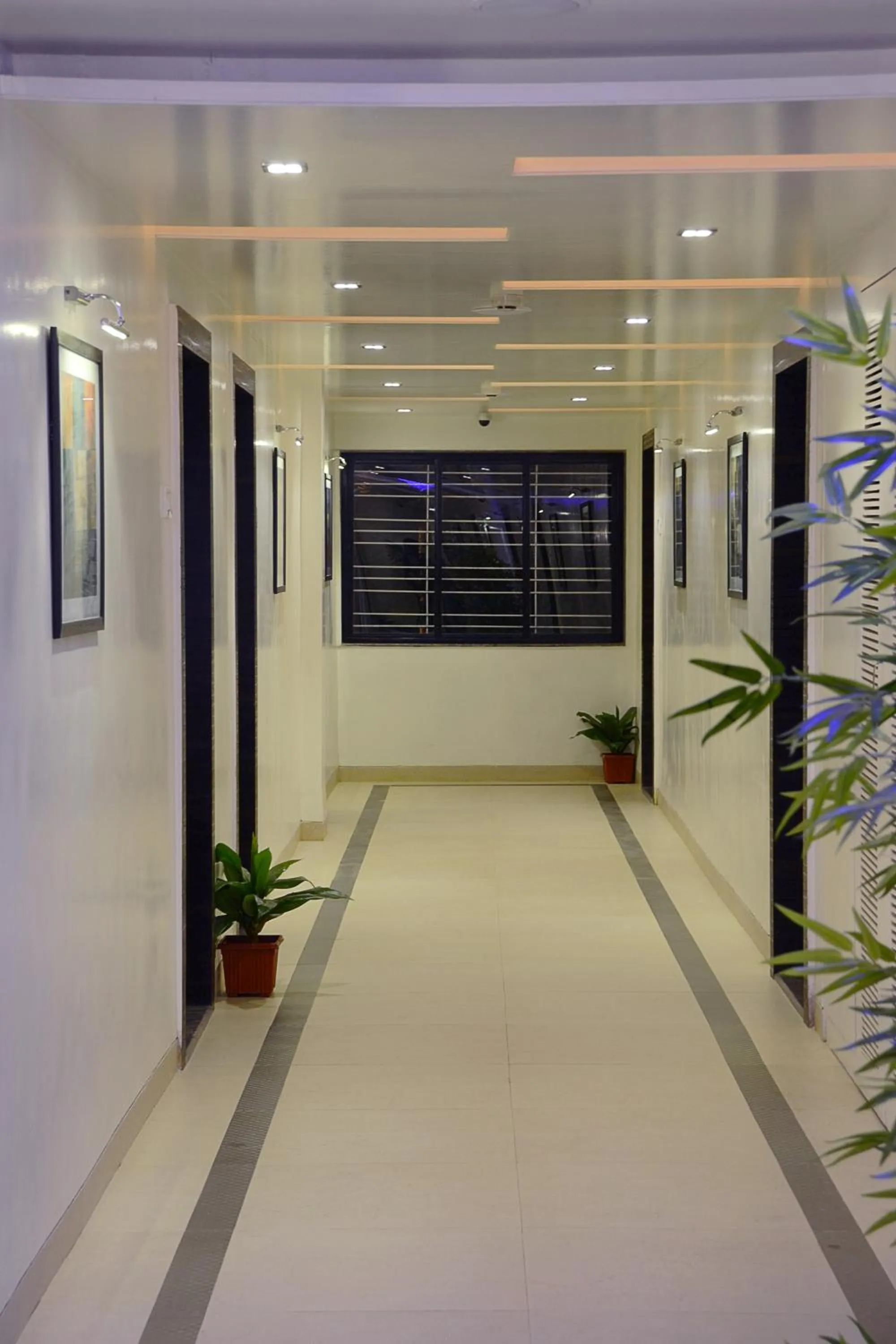 Facade/entrance in Hotel Suresh Inn