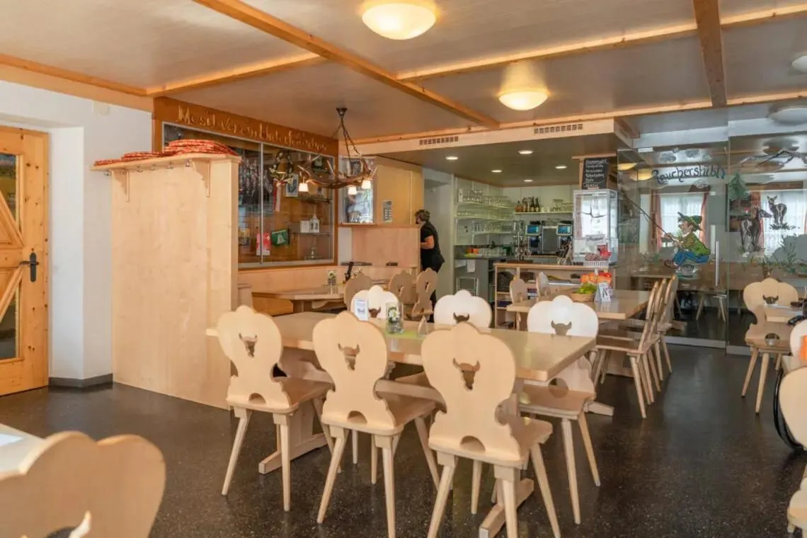 Restaurant/places to eat in Hotel Alpina