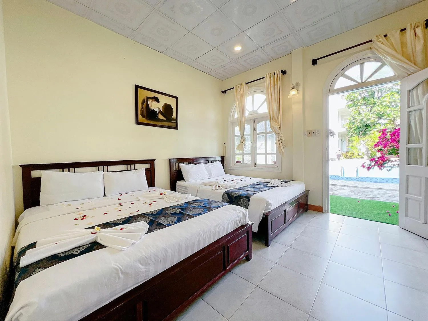 Bed in Sand Beach Resort