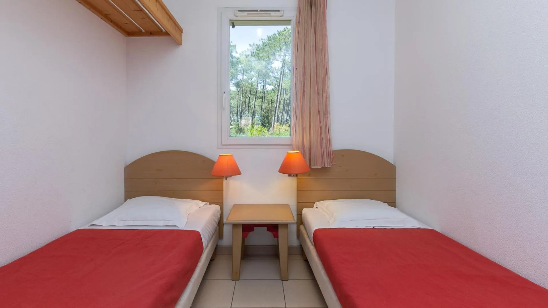 Bedroom, Bed in Vacancéole - L'Allée des Dunes - Ondres Plage