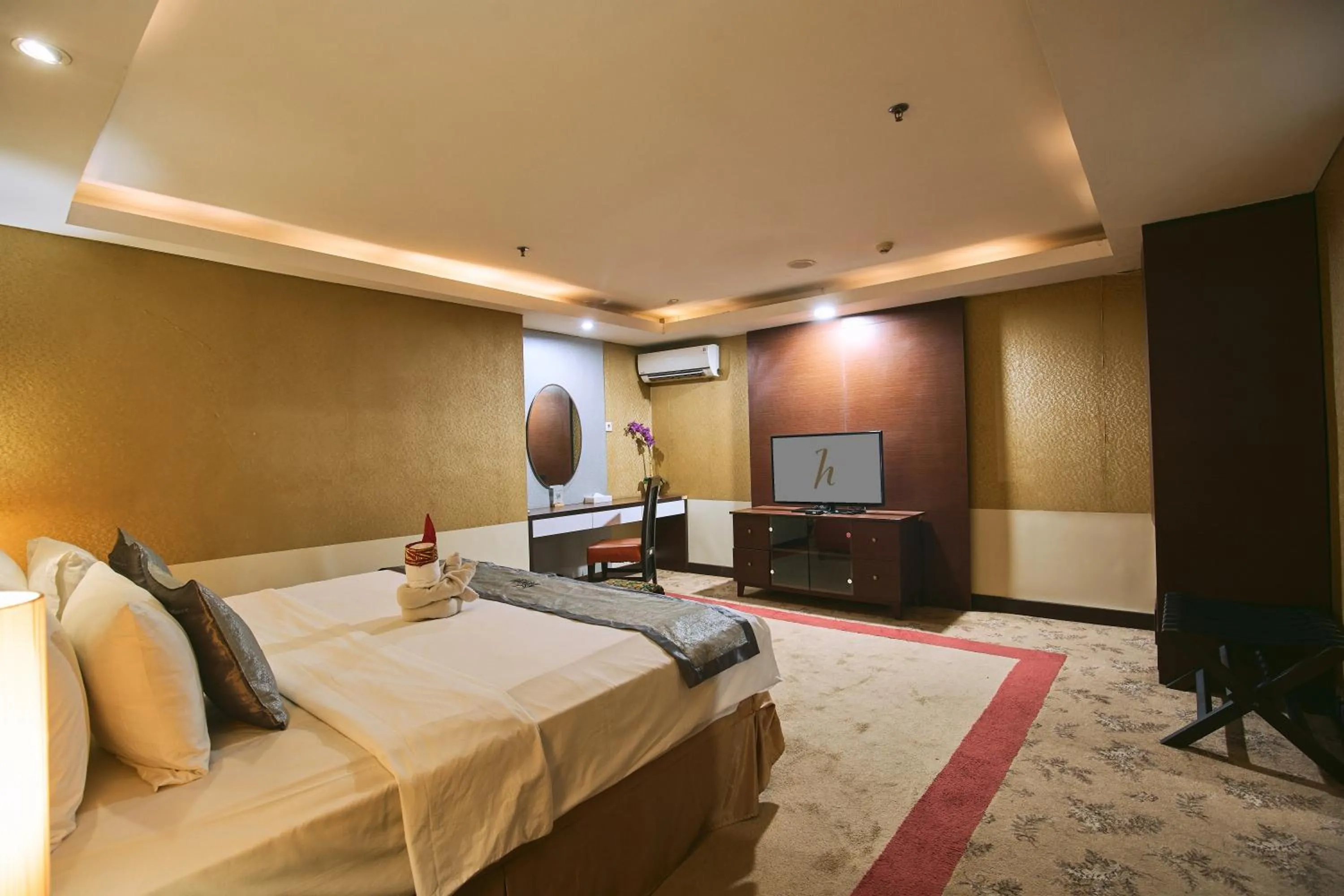 Bed in Hotel Balairung Jakarta