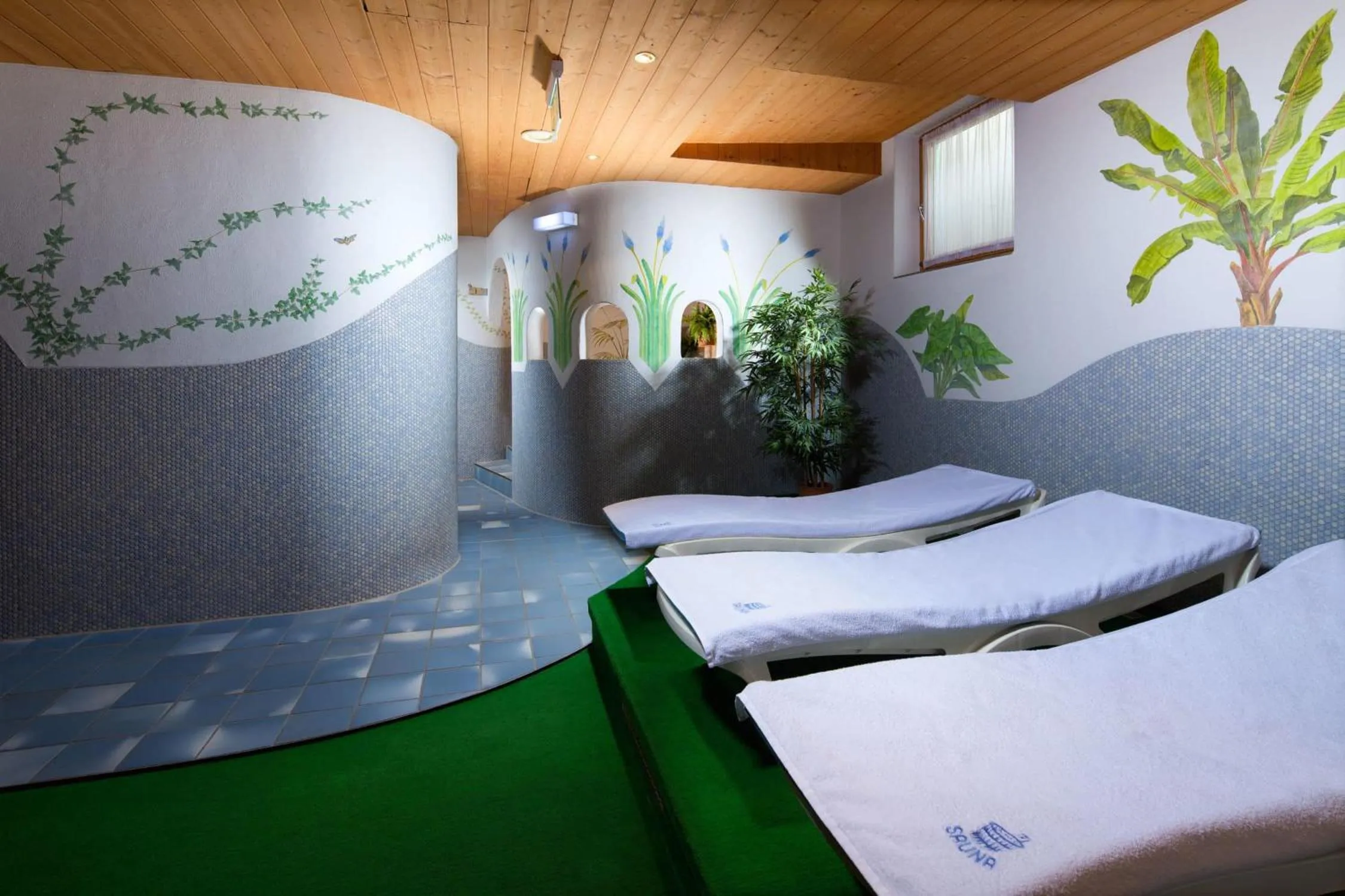 Spa and wellness centre/facilities, Bed in Hotel-Gasthof Nutzkaser