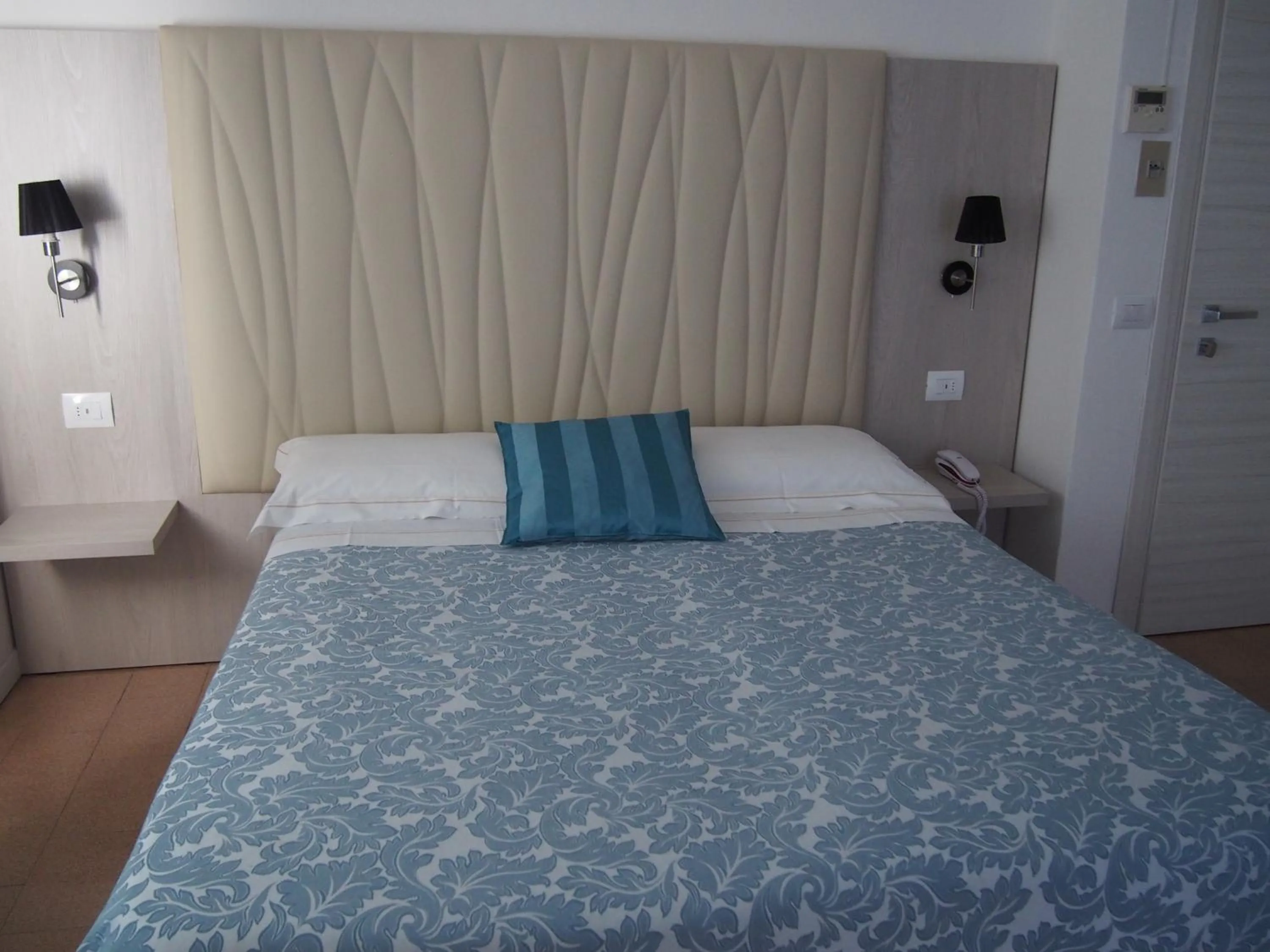 Bedroom, Bed in Hotel Lucerna