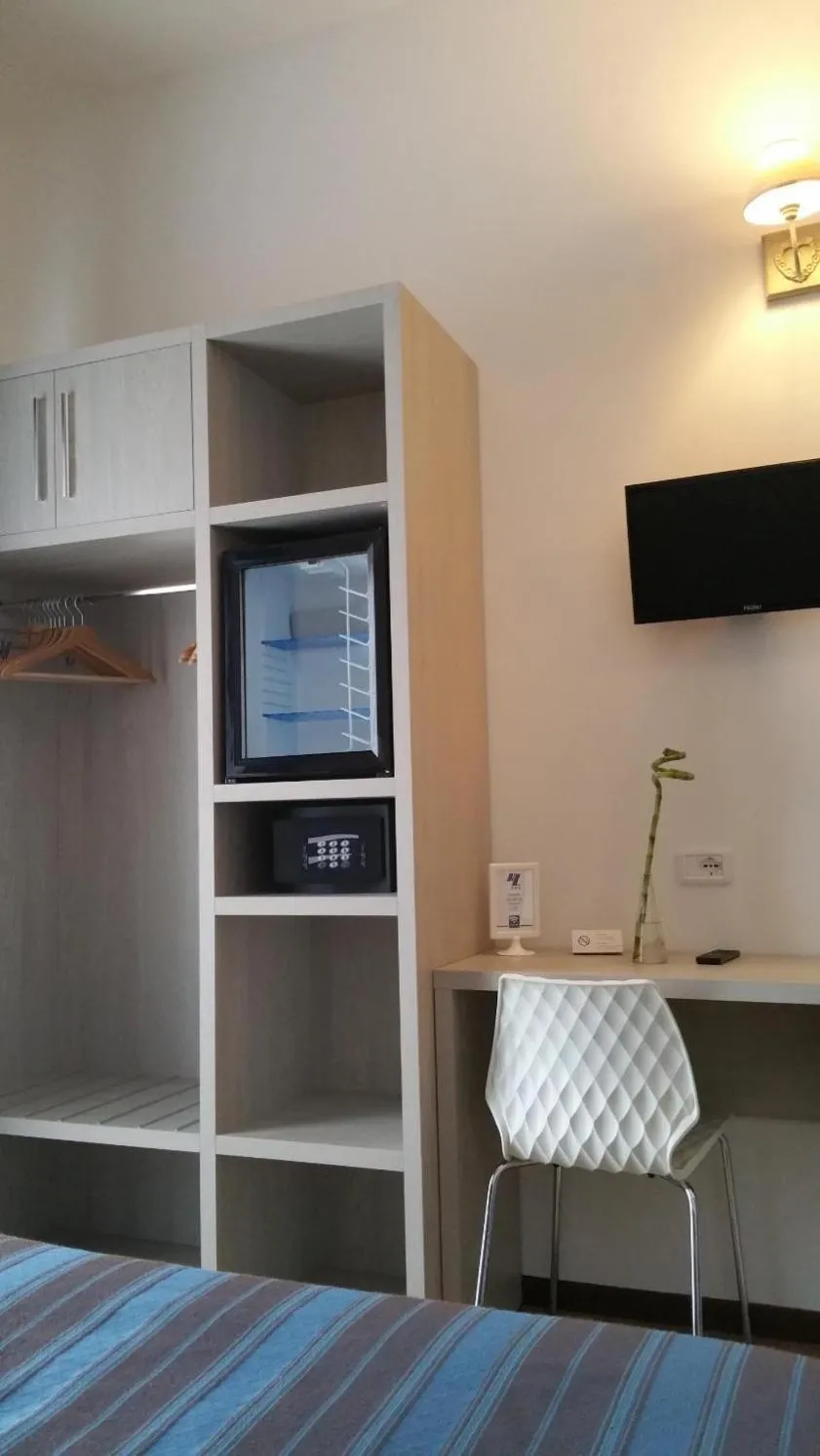 TV and multimedia, Bed in Hotel Lucerna