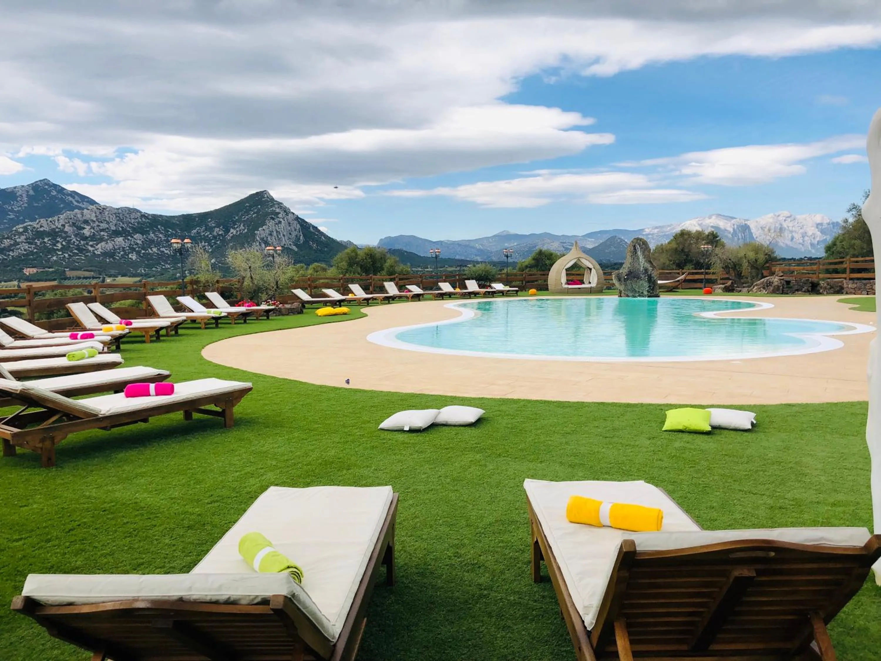 Swimming pool in Country House S'Ozzastru