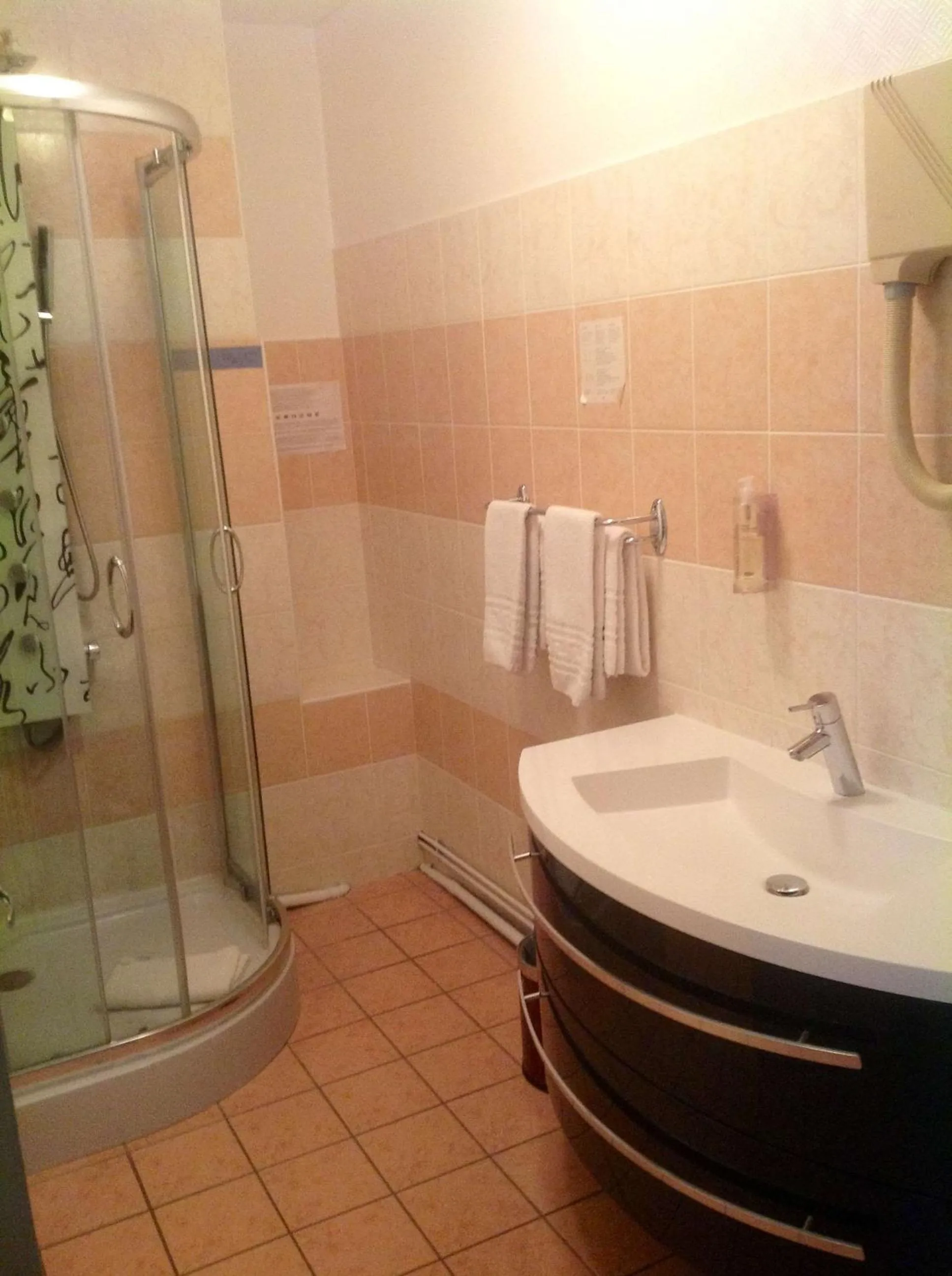 Bathroom in Brit Hotel Magdalena