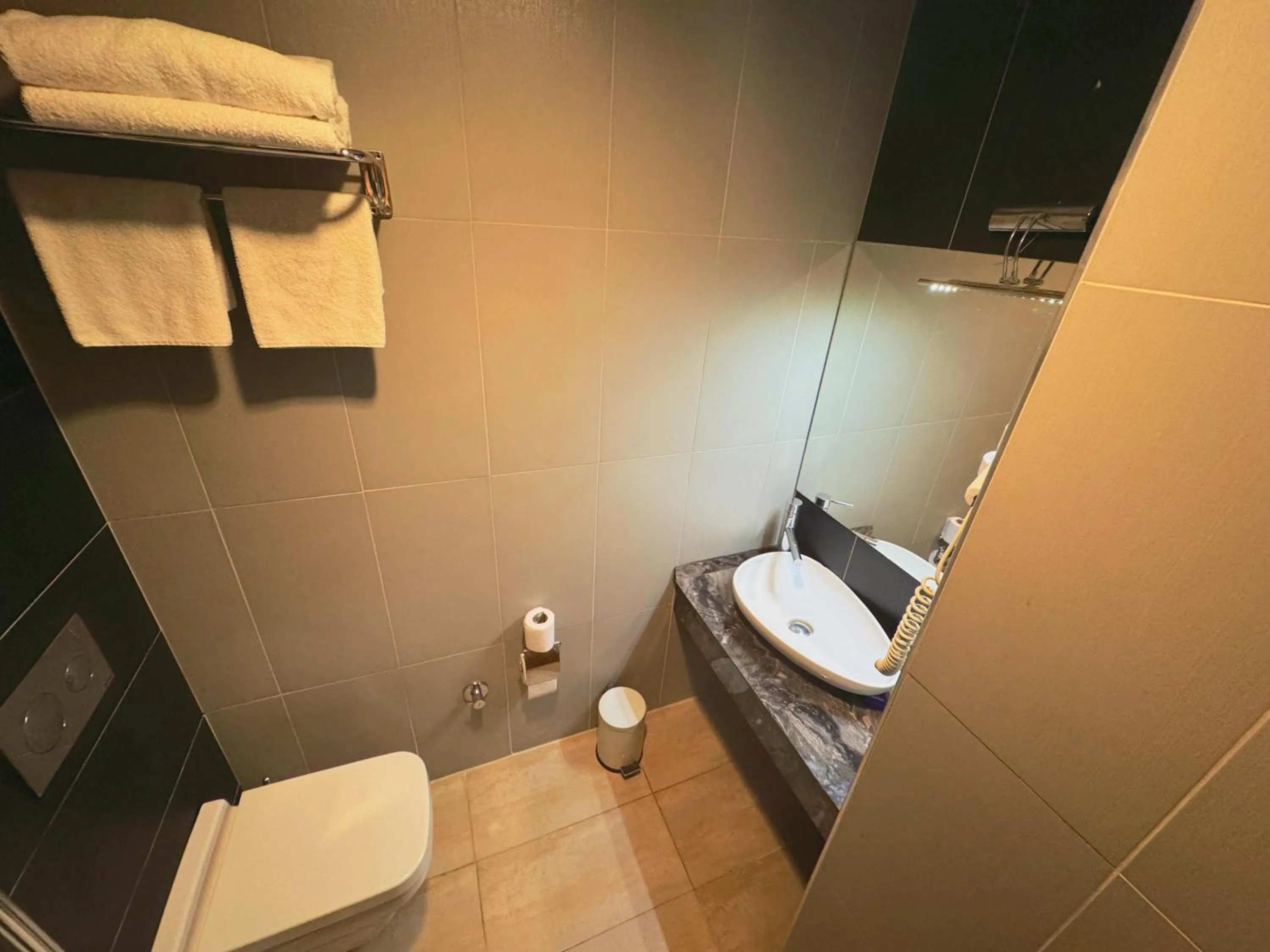 Shower in Lounge Hotel