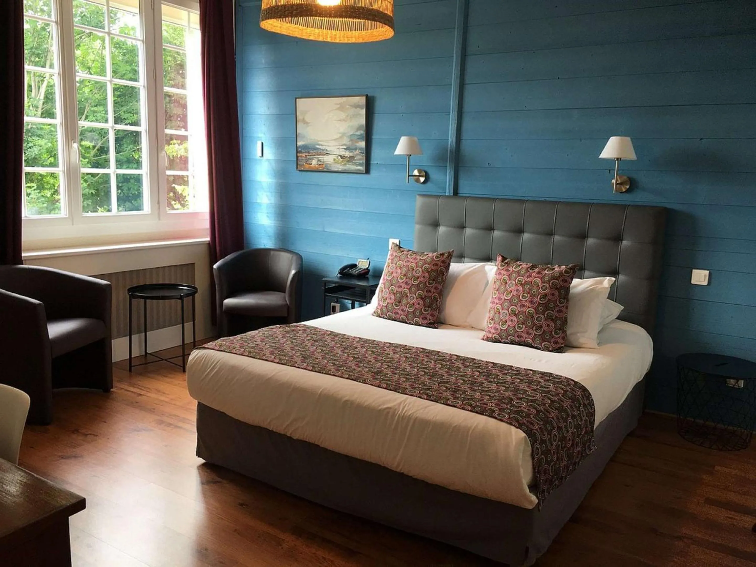 Bedroom, Bed in La Bonbonniere - Sure Hotel Collection by Best Western