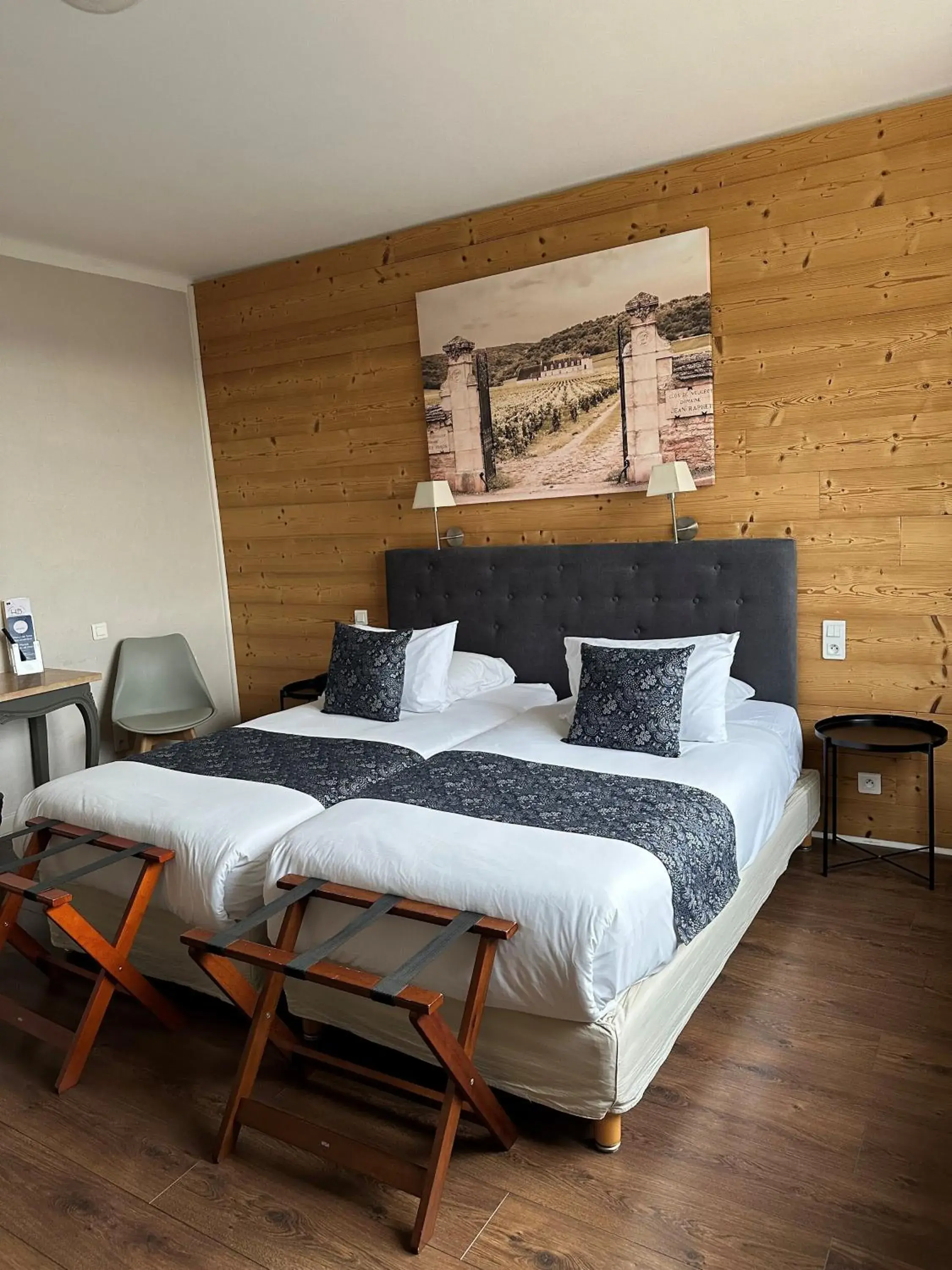 Standard Twin Room - Non-Smoking in La Bonbonniere - Sure Hotel Collection by Best Western Standard Twin Room - Non-Smoking in La Bonbonniere - Sure Hotel Collection by Best Western