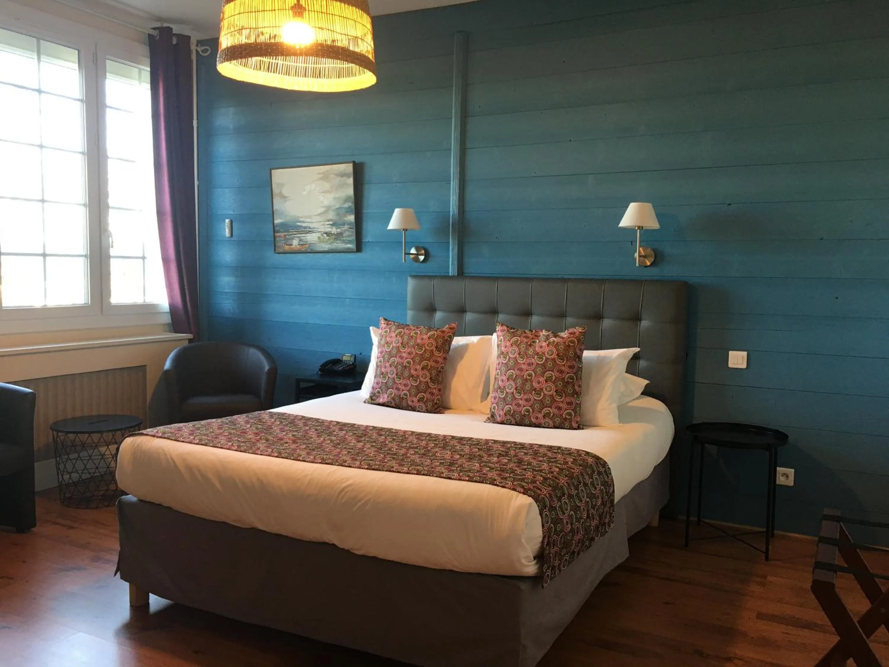 Photo of the whole room, Bed in La Bonbonniere - Sure Hotel Collection by Best Western