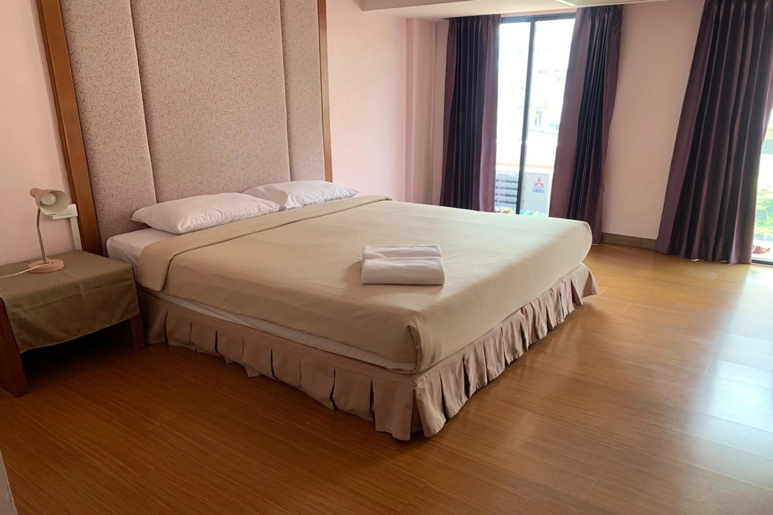Bed in Pin Hotel