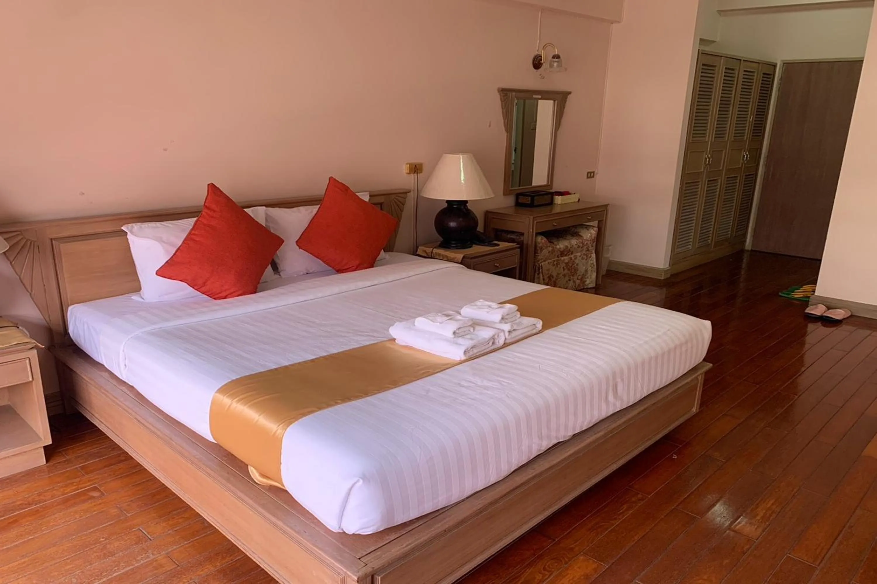 Bed in Pin Hotel