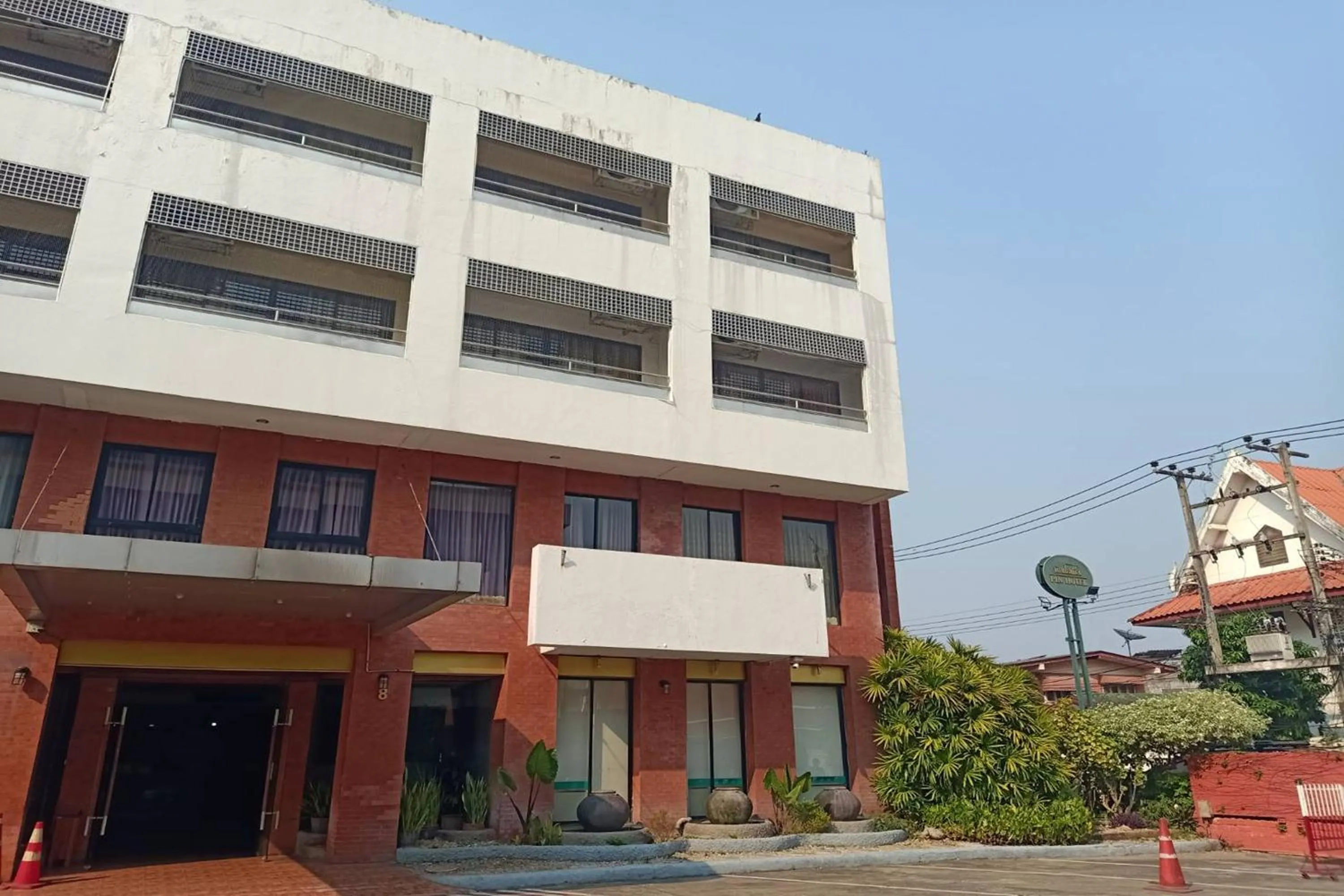 Property building in Pin Hotel