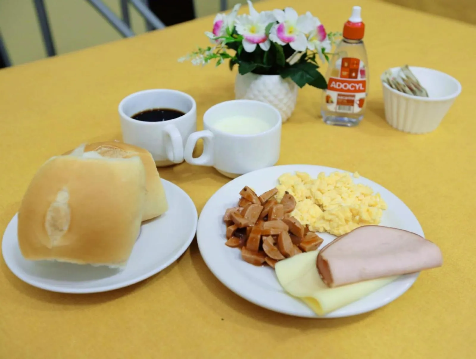 Breakfast in SERRA AZUL PLAZA HOTEL