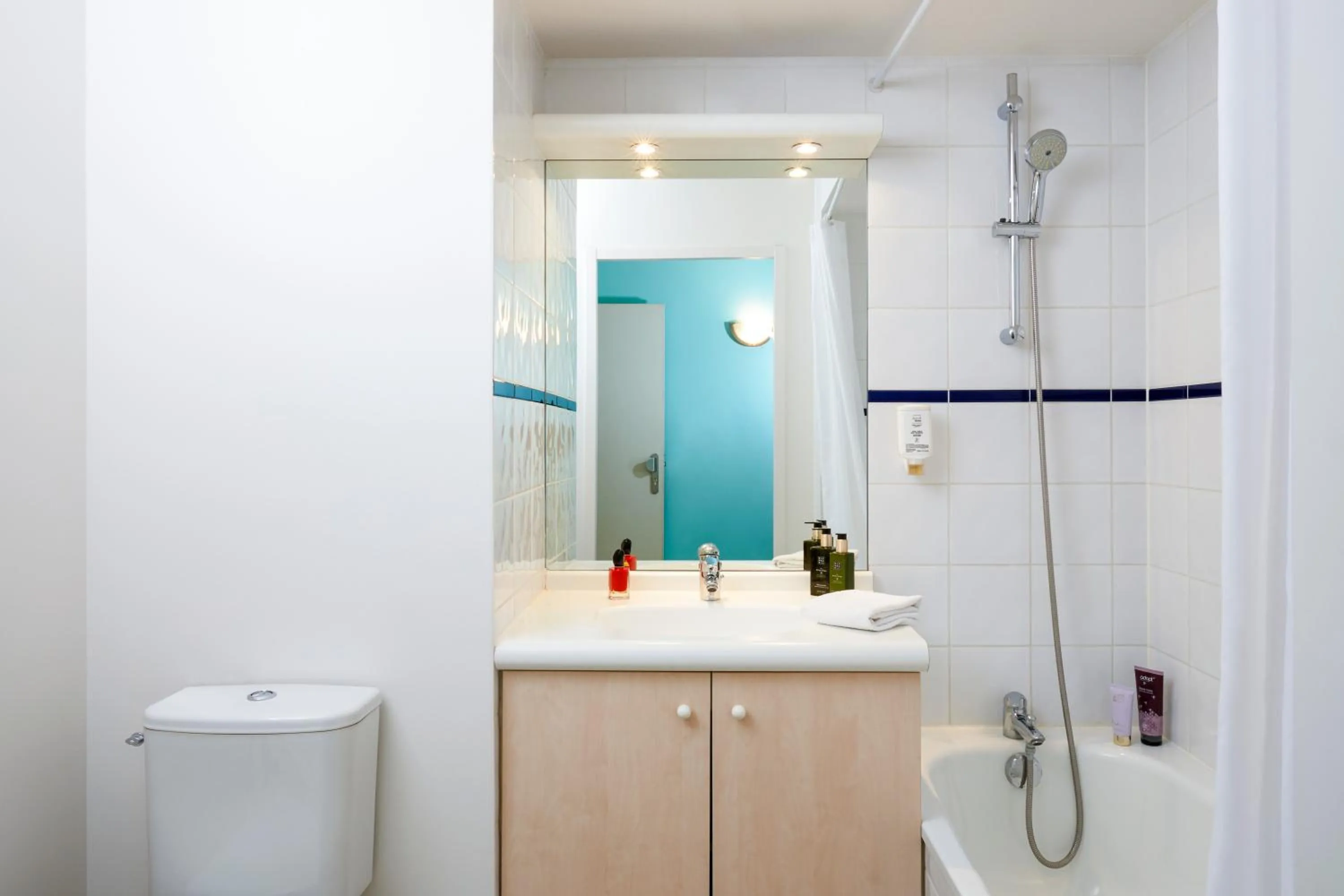Bathroom in Aparthotel Adagio Access Strasbourg Illkirch
