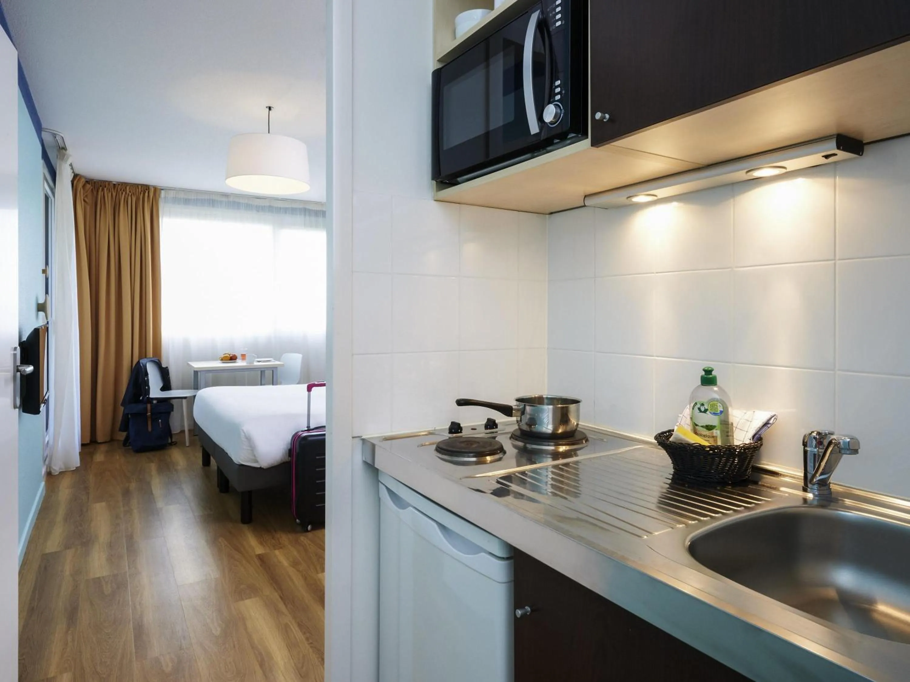 Bedroom, Bed in Aparthotel Adagio Access Strasbourg Illkirch