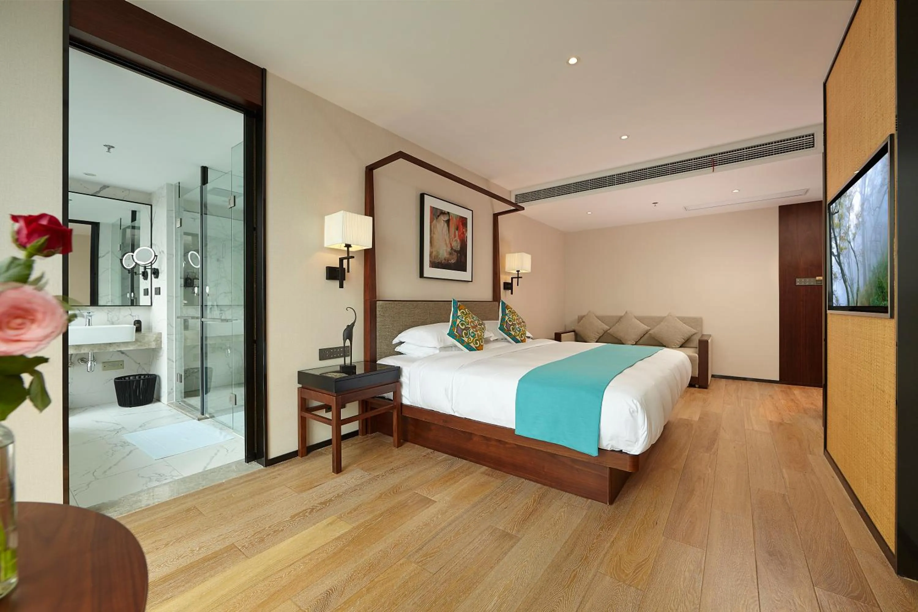 Photo of the whole room, Bed in SSAW Boutique Hotel Yangzhou