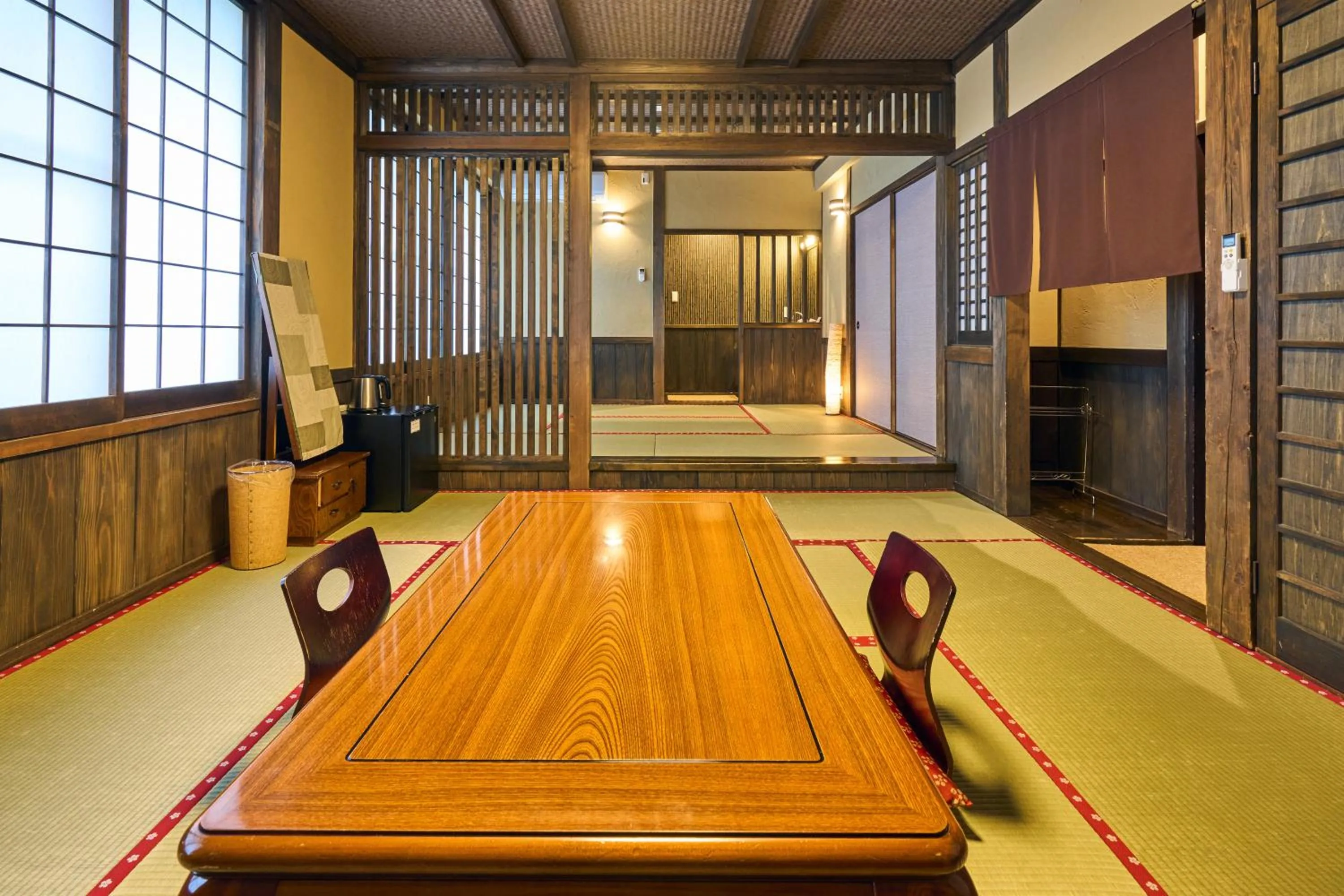 Seating area in Shinwaen