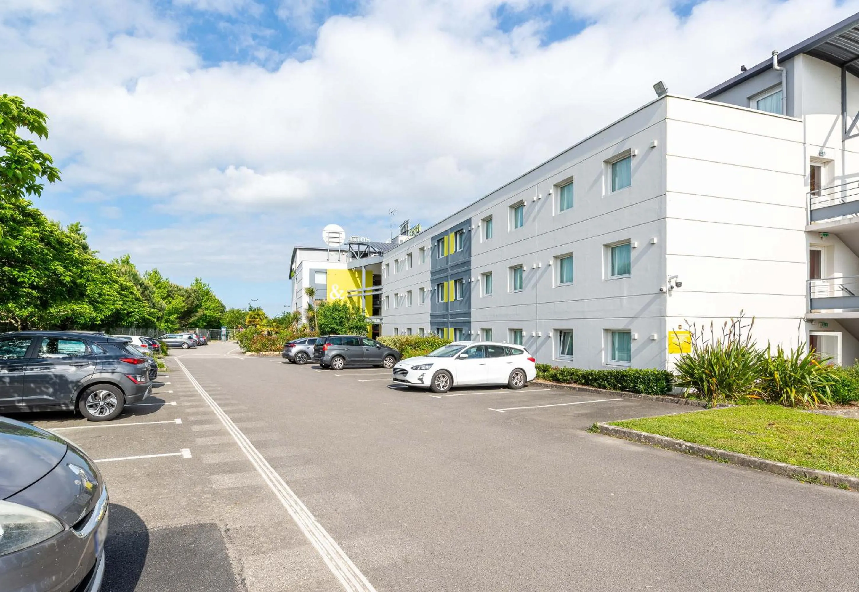 Parking in B&B HOTEL Nantes Aéroport
