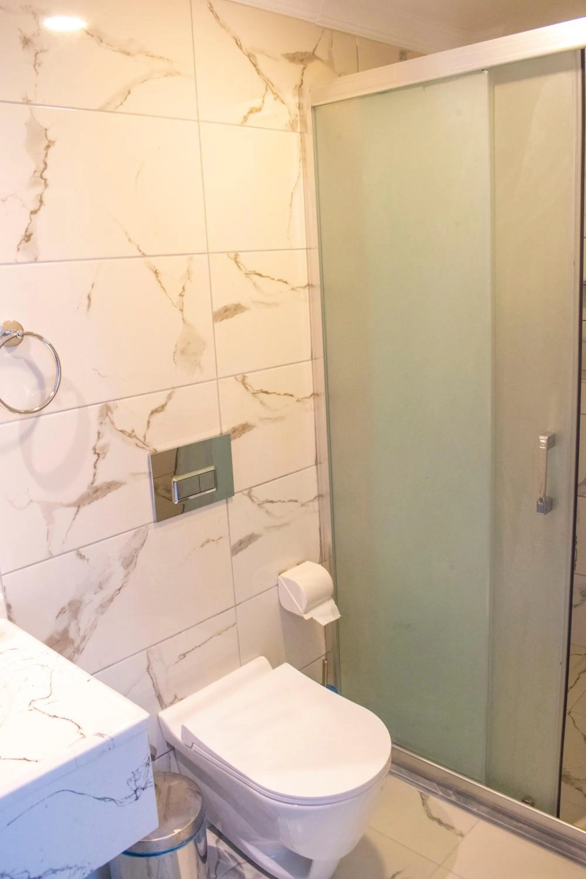 Shower in Dinc Pension