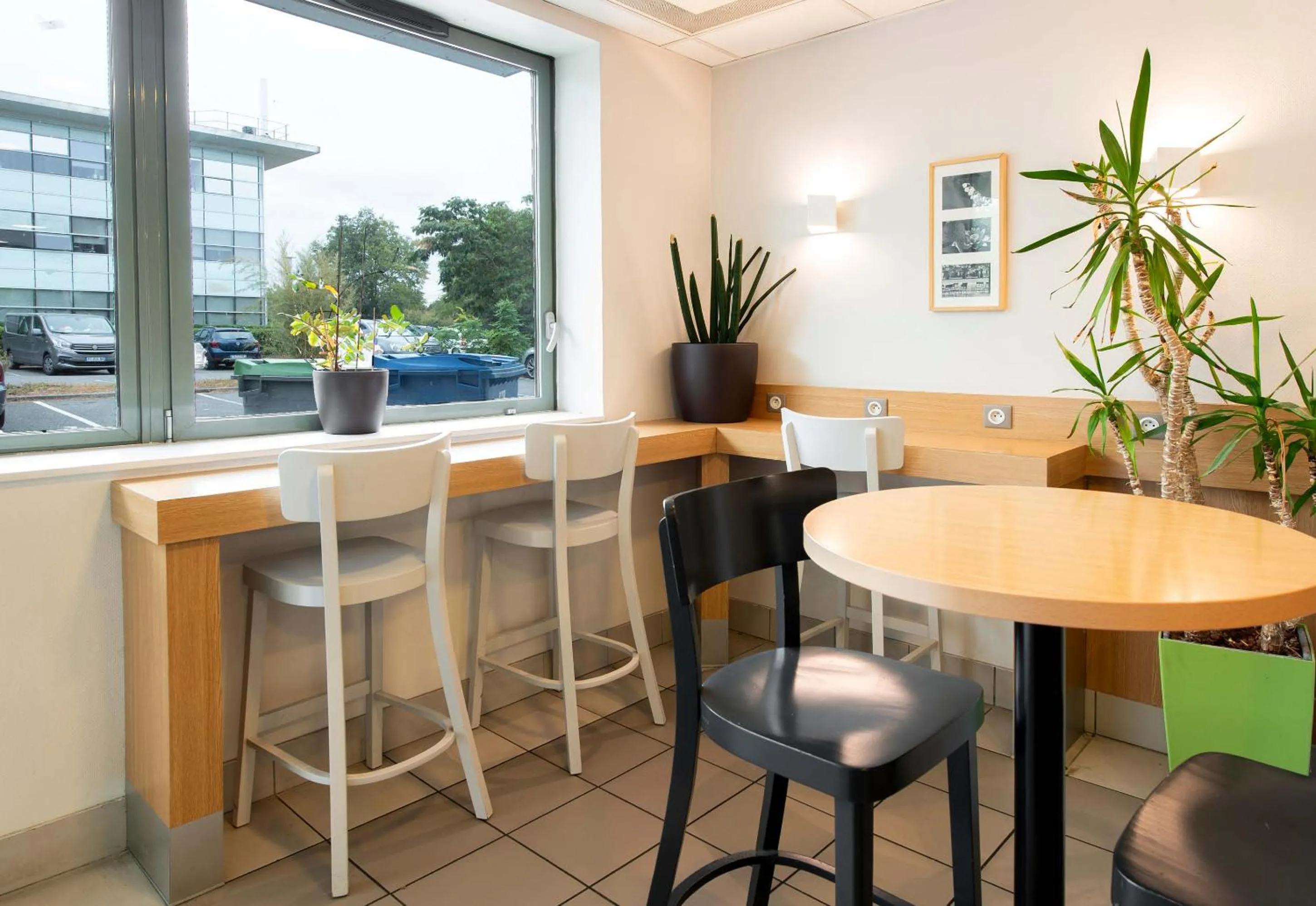 Restaurant/places to eat in B&B HOTEL Toulouse Basso Cambo