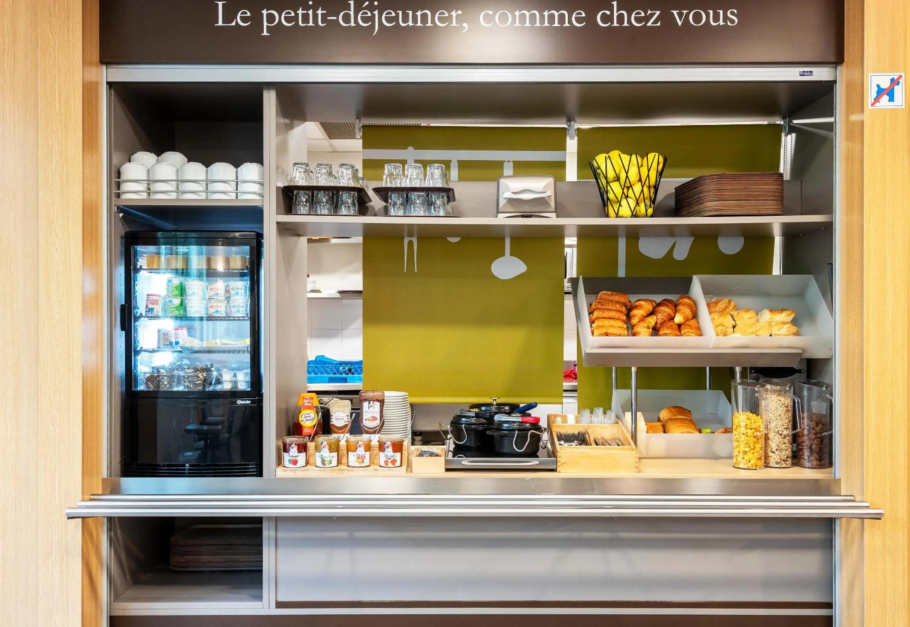 Breakfast in B&B HOTEL Toulouse Basso Cambo