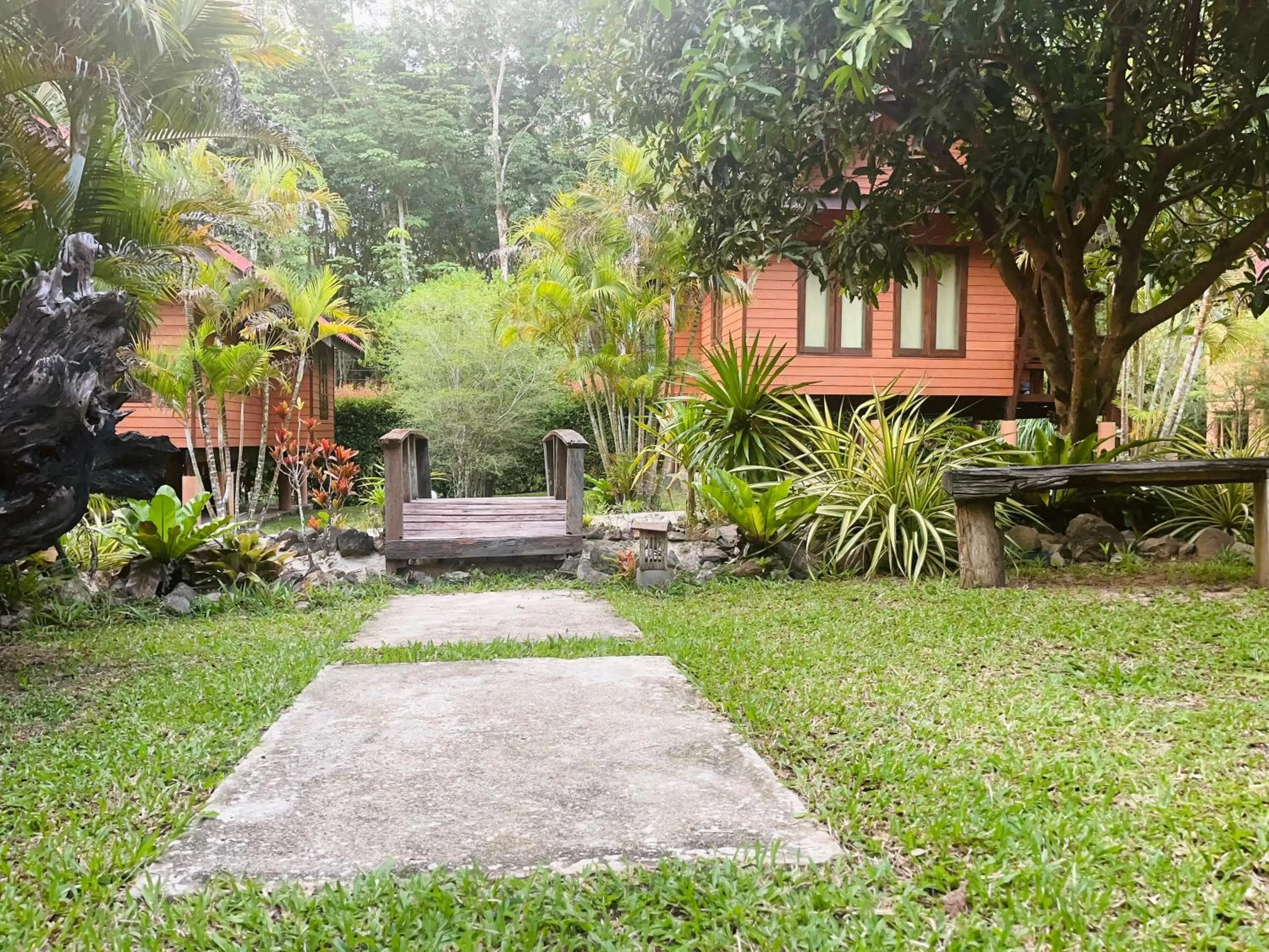 Garden in Najjamee Bungalows