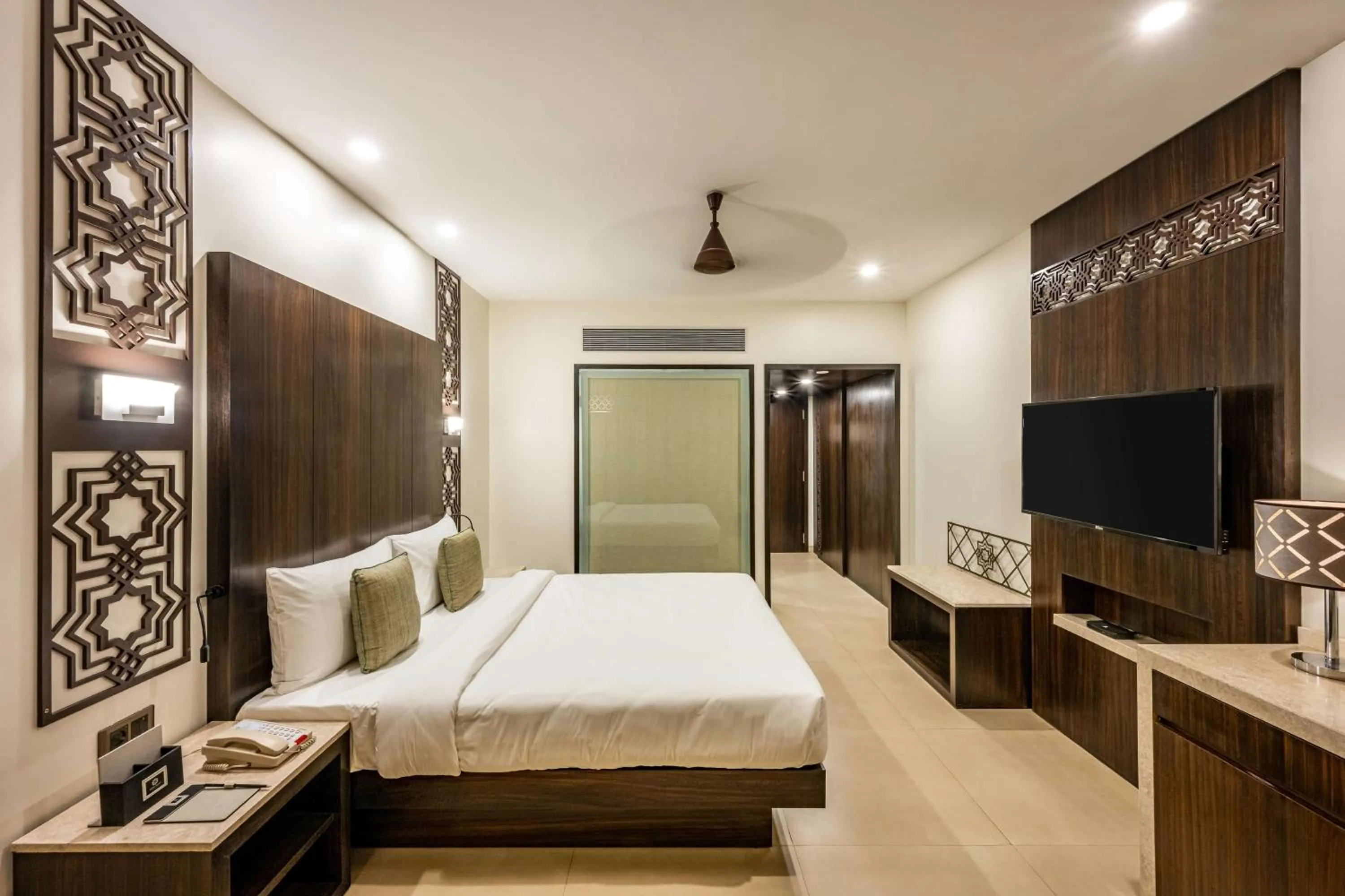 Bedroom, Bed in Silver Waves Resort & Spa - Daman