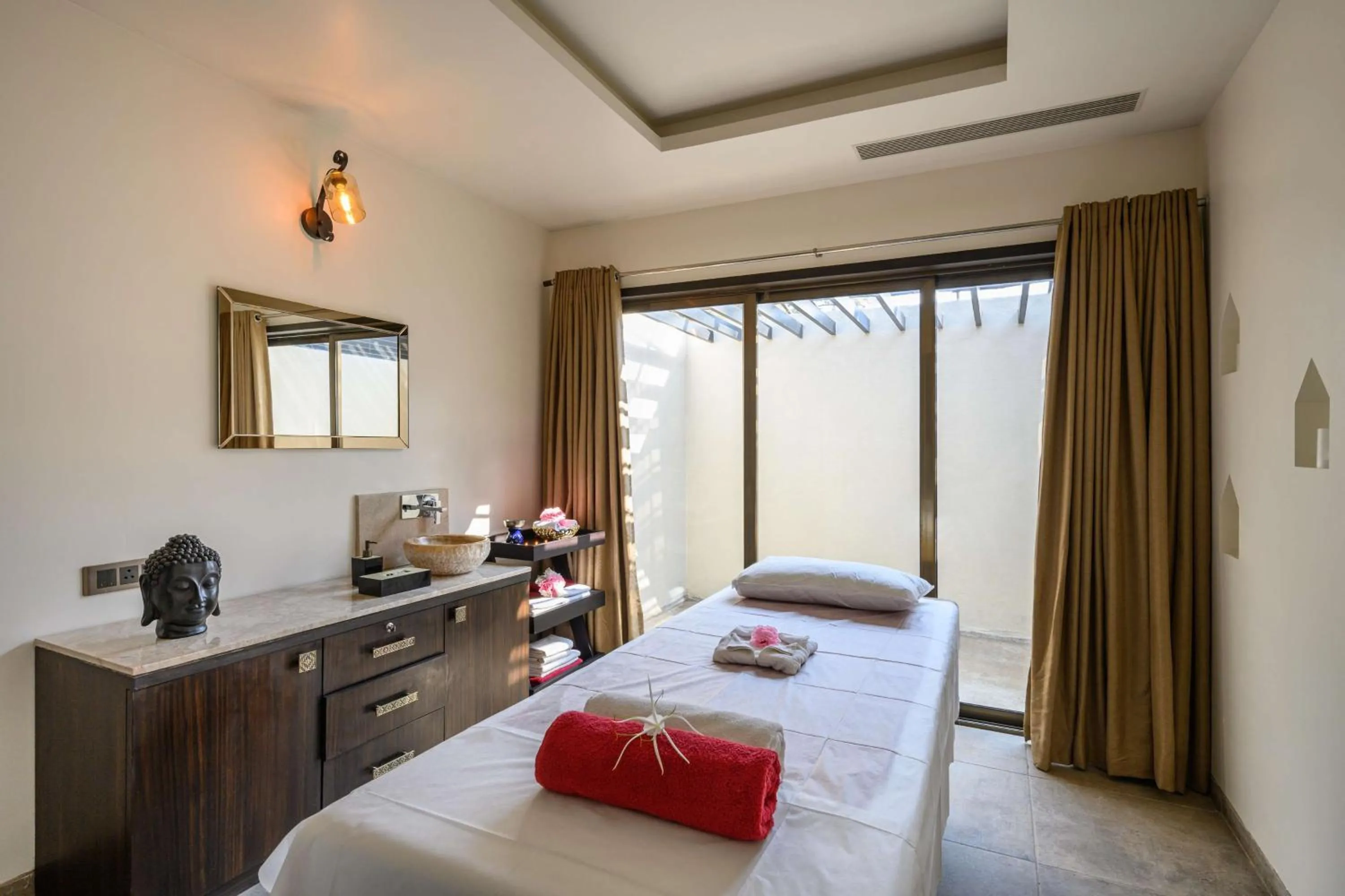 Spa and wellness centre/facilities, Bed in Silver Waves Resort & Spa - Daman